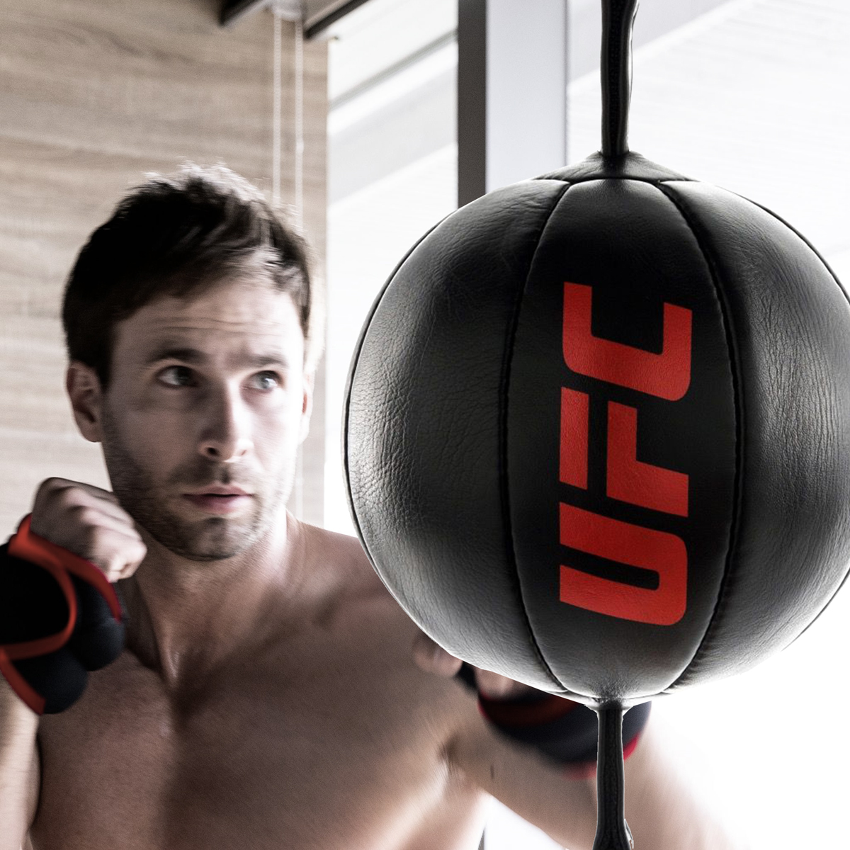 Пневматическая груша на растяжках UFC Pro Пневматическая груша на растяжках UFC Pro