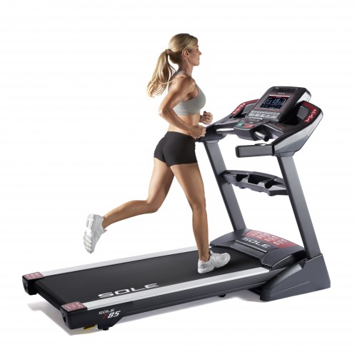 Занятия на беговой дорожке Sole F85 Занятия на беговой дорожке Sole F85