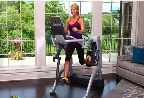 Занятия на эллиптическом тренажере Octane Fitness Zero Runner ZR7 Занятия на эллиптическом тренажере Octane Fitness Zero Runner ZR7