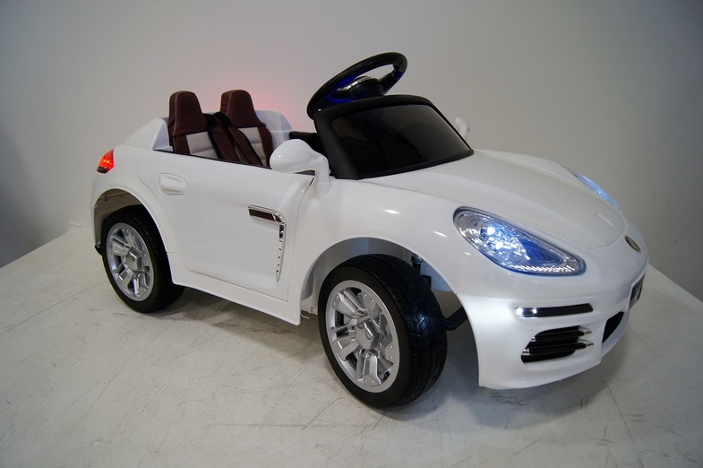 Электромобиль детский RiverToys Porshe E001EE, цвет белый Электромобиль детский RiverToys Porshe E001EE, цвет белый