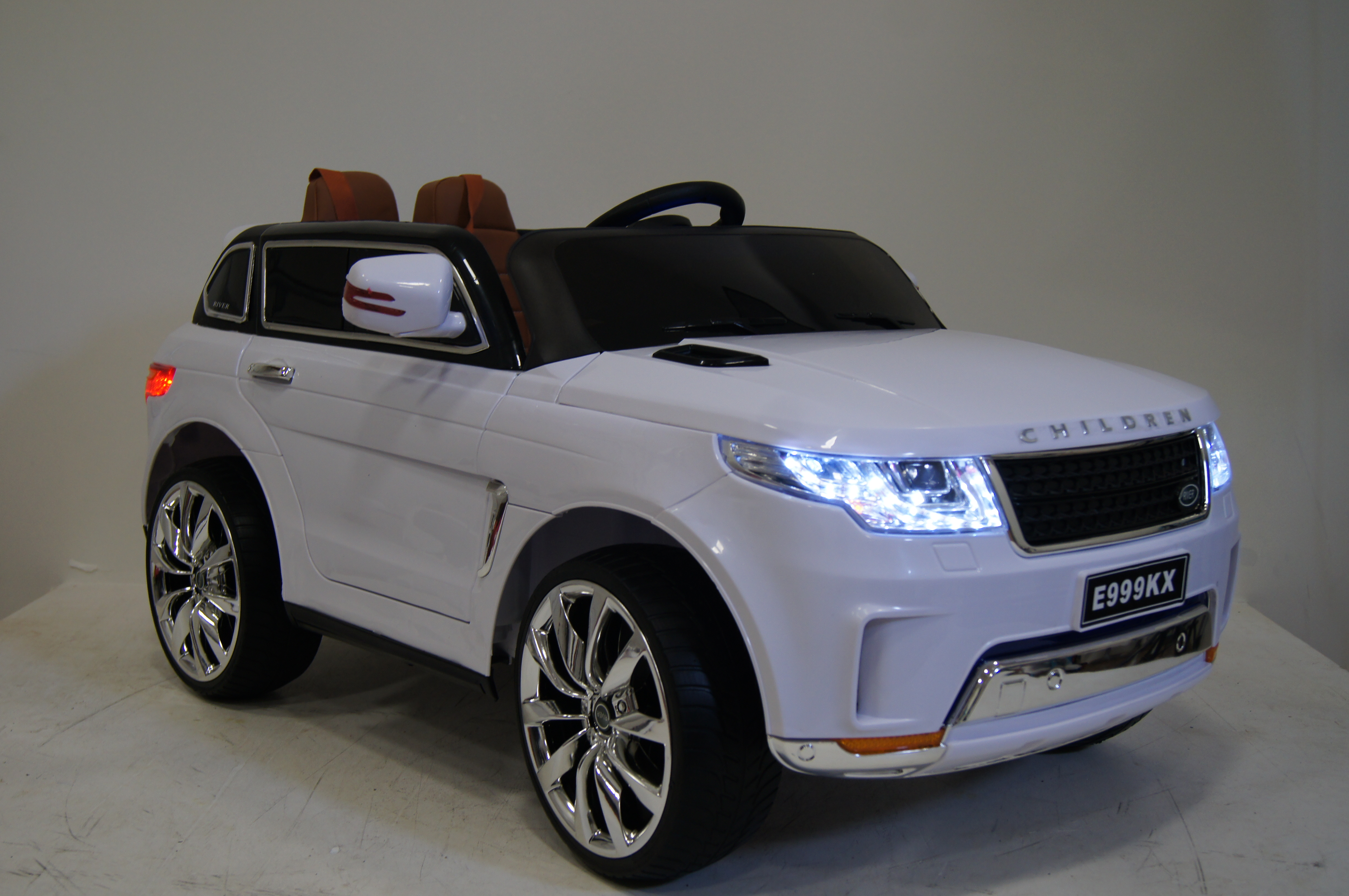 Электромобиль детский RiverToys Range Rover Sport E999KX Электромобиль детский RiverToys Range Rover Sport E999KX