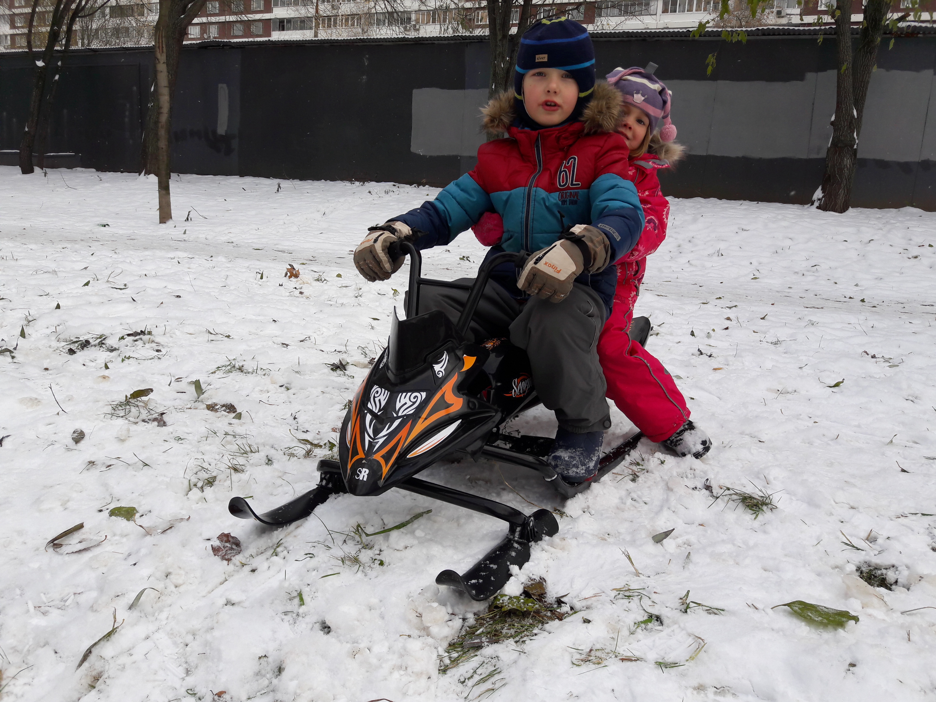 Снегокат-снегоход Small Rider Scorpion DUO Снегокат-снегоход Small Rider Scorpion DUO