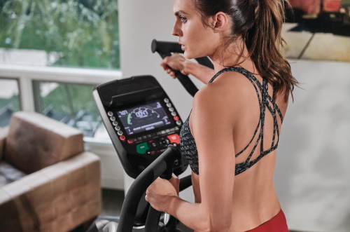 Занятия на эллиптическом тренажере Bowflex BXE326 Занятия на эллиптическом тренажере Bowflex BXE326