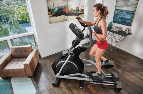 Занятия на эллиптическом тренажере Bowflex BXE326 Занятия на эллиптическом тренажере Bowflex BXE326