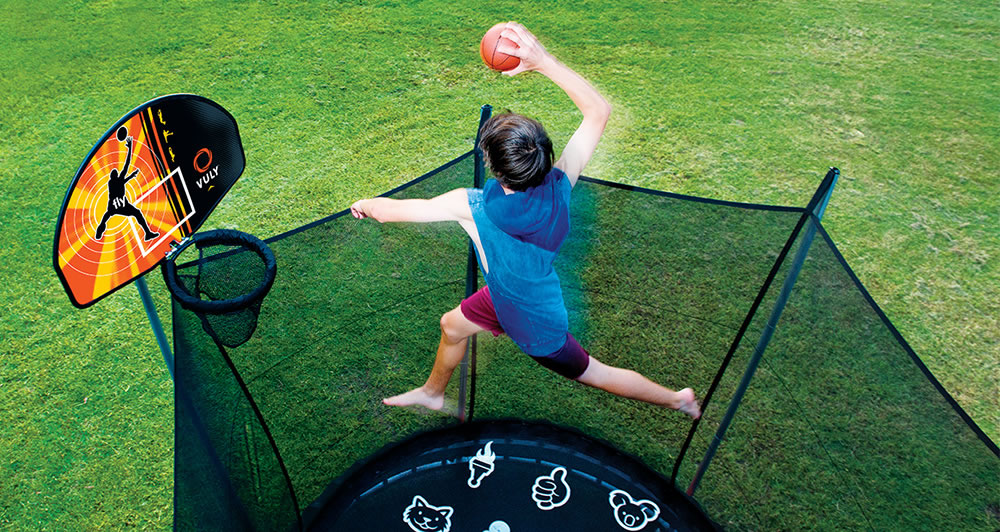 Батут на рессорах Vuly Thunder XL диаметром 14ft (4,24 м) с защитной сетью, тентом и баскетбольным набором Батут на рессорах Vuly Thunder XL диаметром 14ft (4,24 м) с защитной сетью, тентом и баскетбольным набором