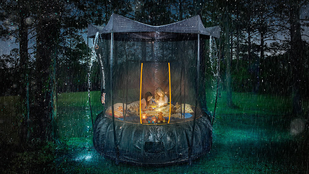 Батут на рессорах Vuly Thunder XL диаметром 14ft (4,24 м) с защитной сетью, тентом и баскетбольным набором Батут на рессорах Vuly Thunder XL диаметром 14ft (4,24 м) с защитной сетью, тентом и баскетбольным набором