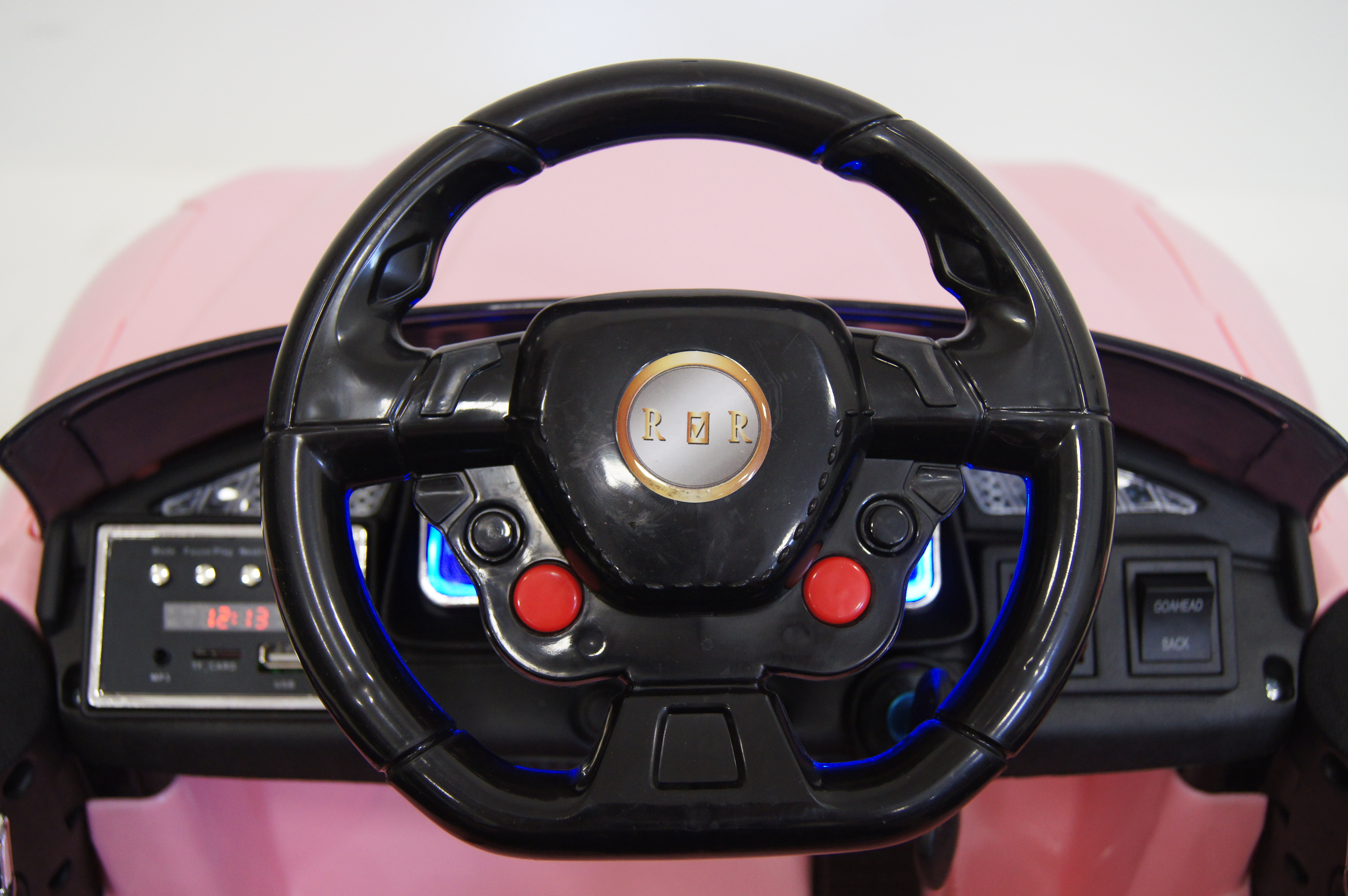 ������ ������������� �������� RiverToys Mercedes O333OO (����)