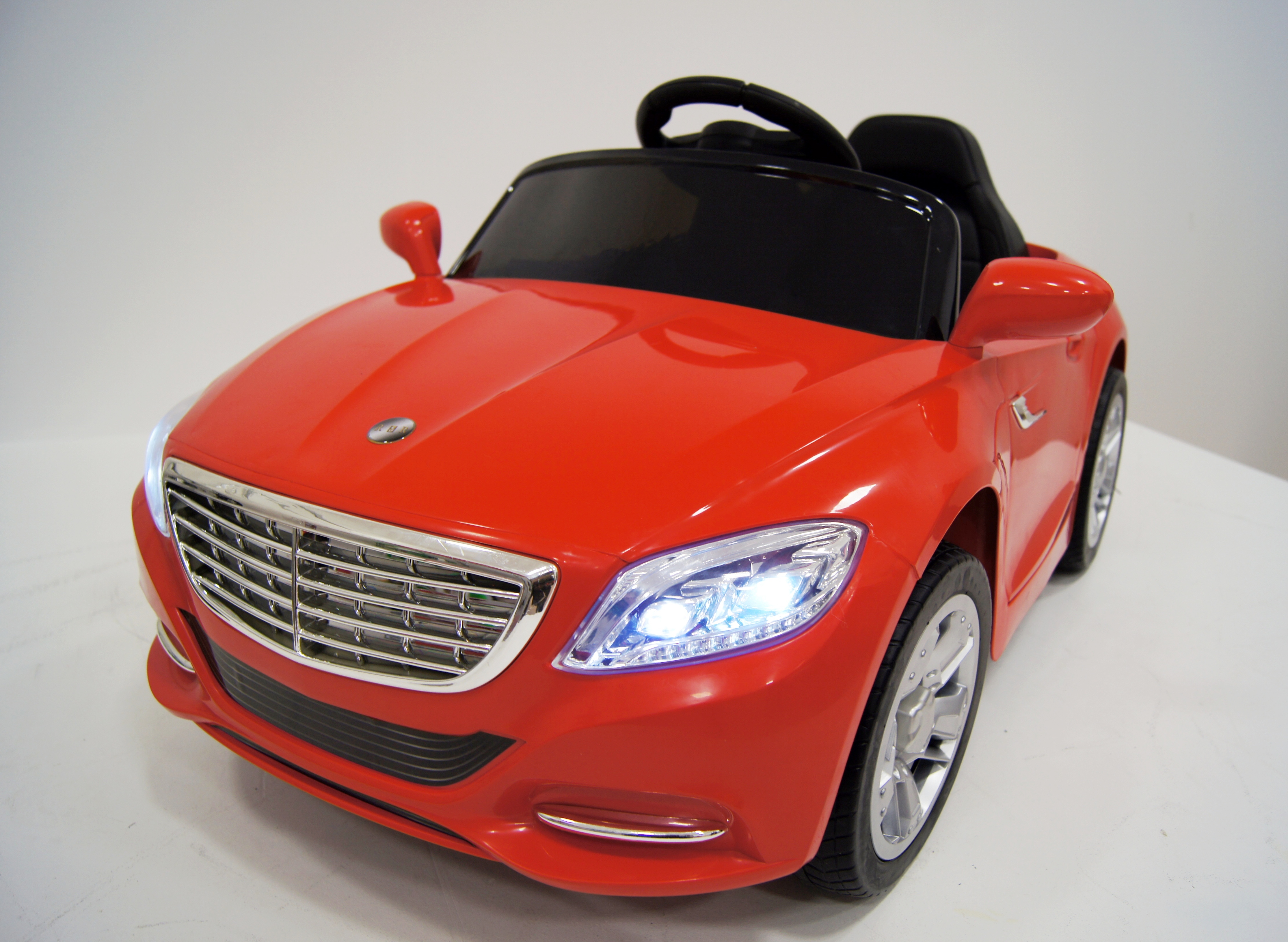 Электромобиль детский RiverToys Mers T007TT, цвет красный Электромобиль детский RiverToys Mers T007TT, цвет красный