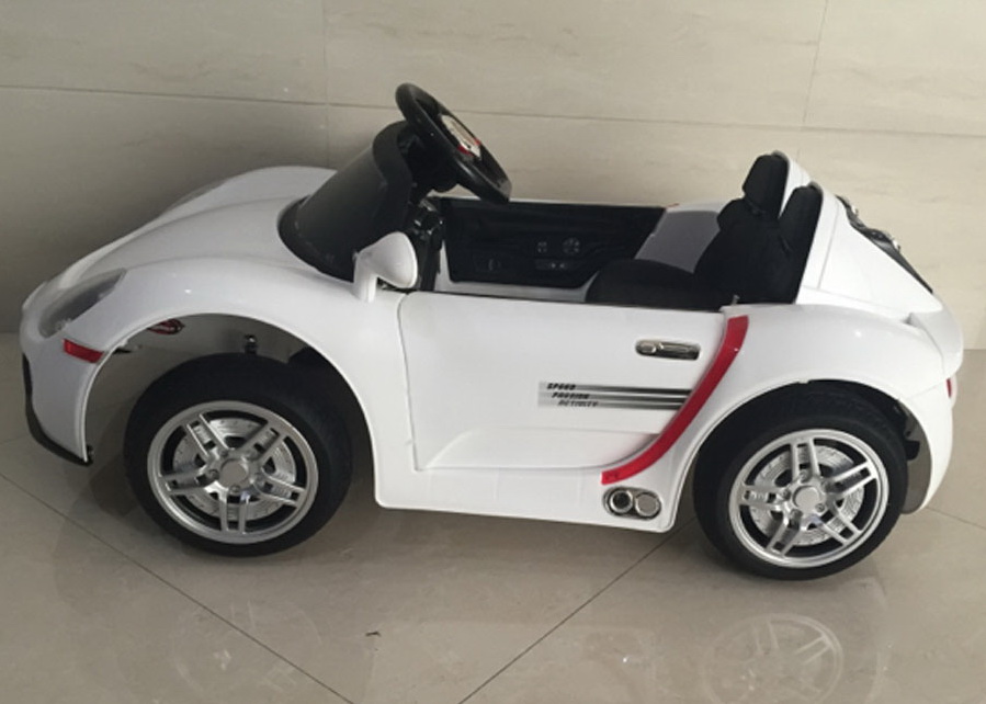 Электромобиль детский RiverToys Porshe O003OO VIP Электромобиль детский RiverToys Porshe O003OO VIP