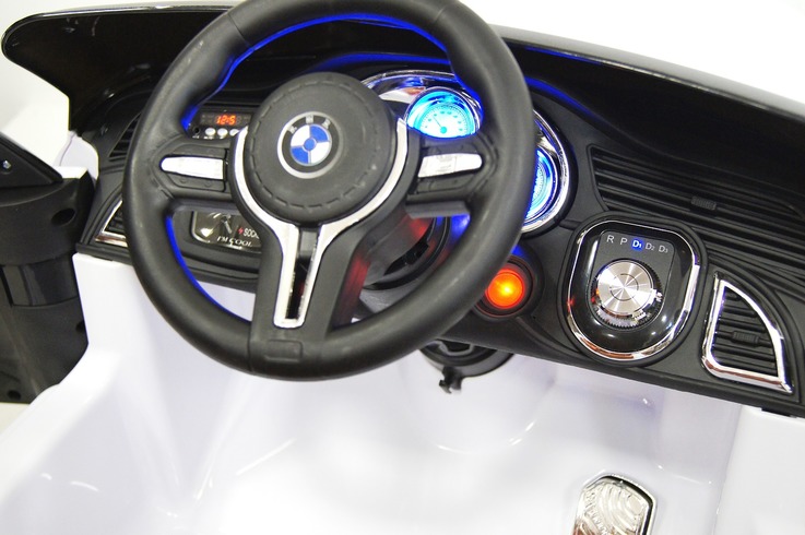 ������ �������� ������������� �������� RiverToys BMW E002KX