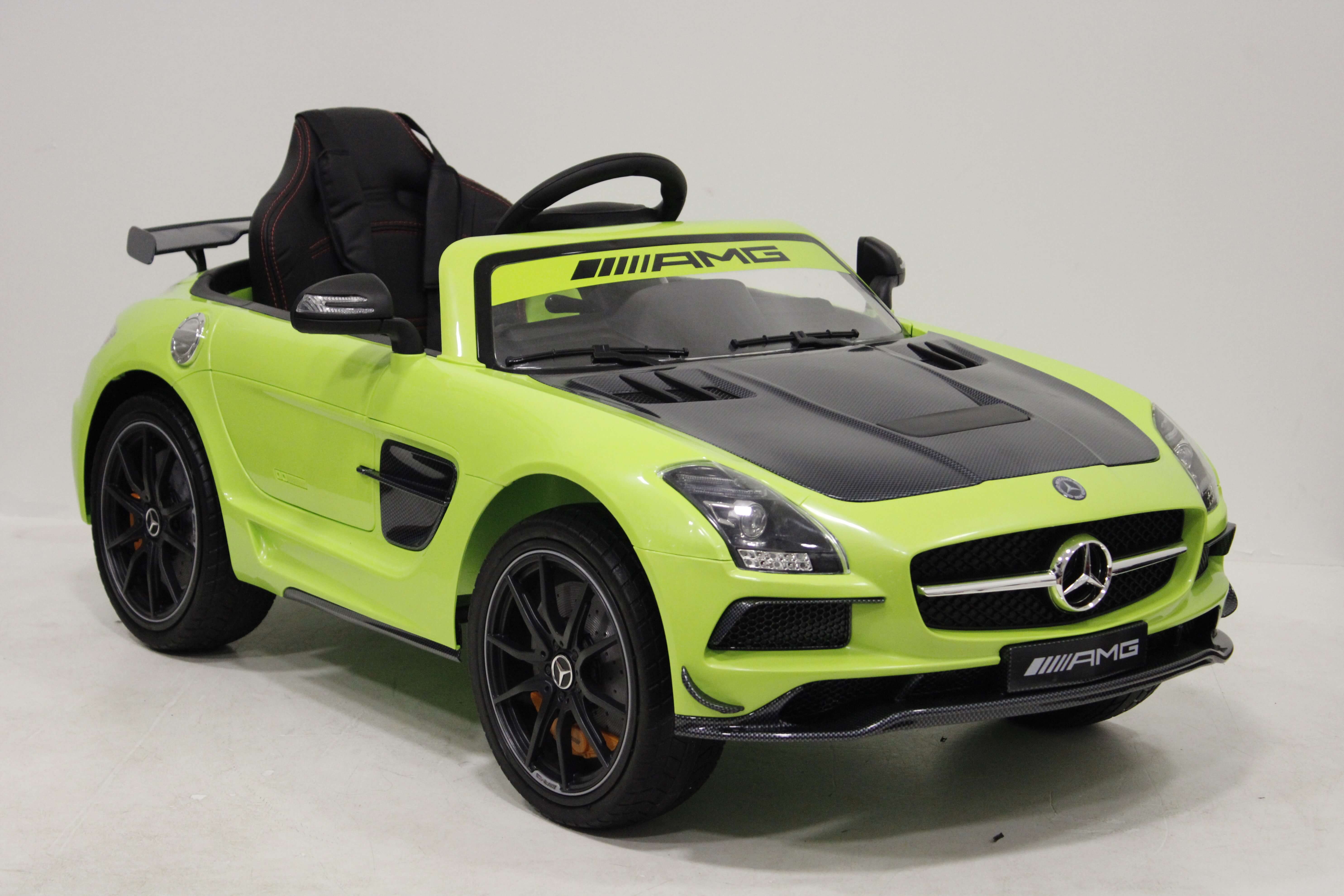 Электромобиль детский RiverToys Mercedes-Benz SLS A333AA VIP Carbon (лицензия) зелёного цвета Электромобиль детский RiverToys Mercedes-Benz SLS A333AA VIP Carbon (лицензия) зелёного цвета