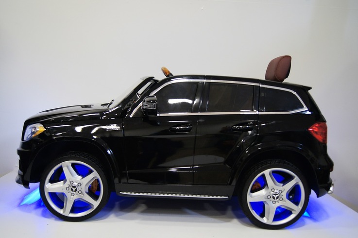������������� ������� RiverToys Mercedes-Benz GL63 A999AA