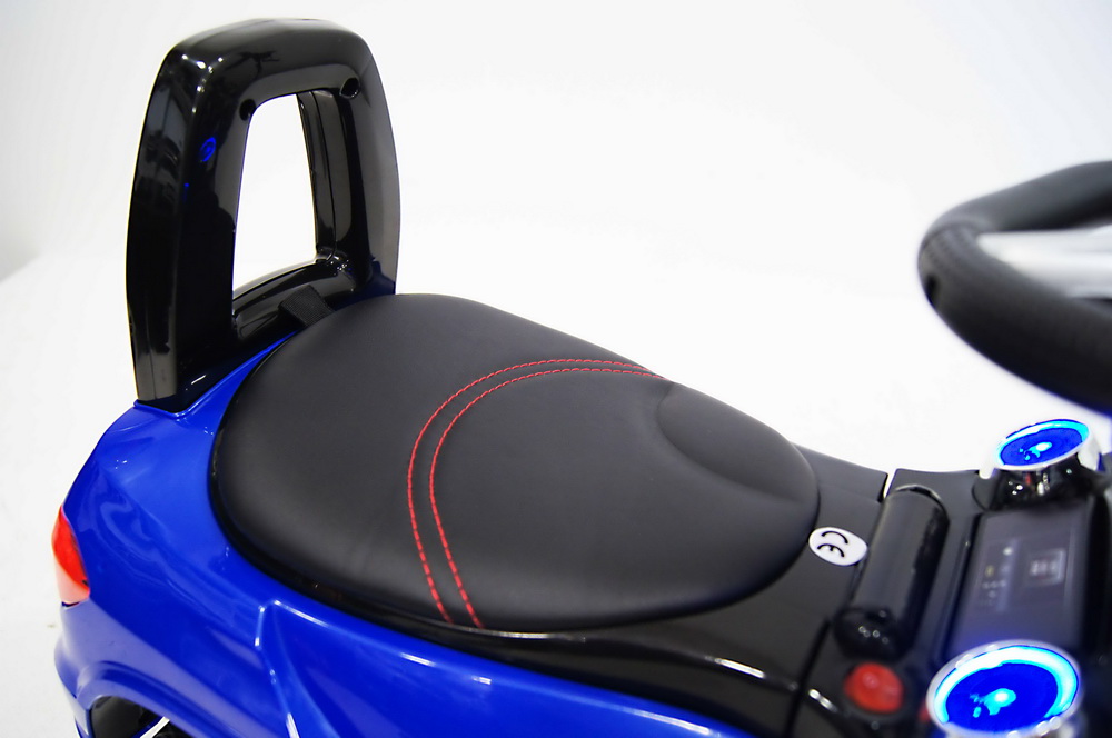 ������� ������� ������� �������� (�������) RiverToys Mercedes-Benz GL63 A888AA-M