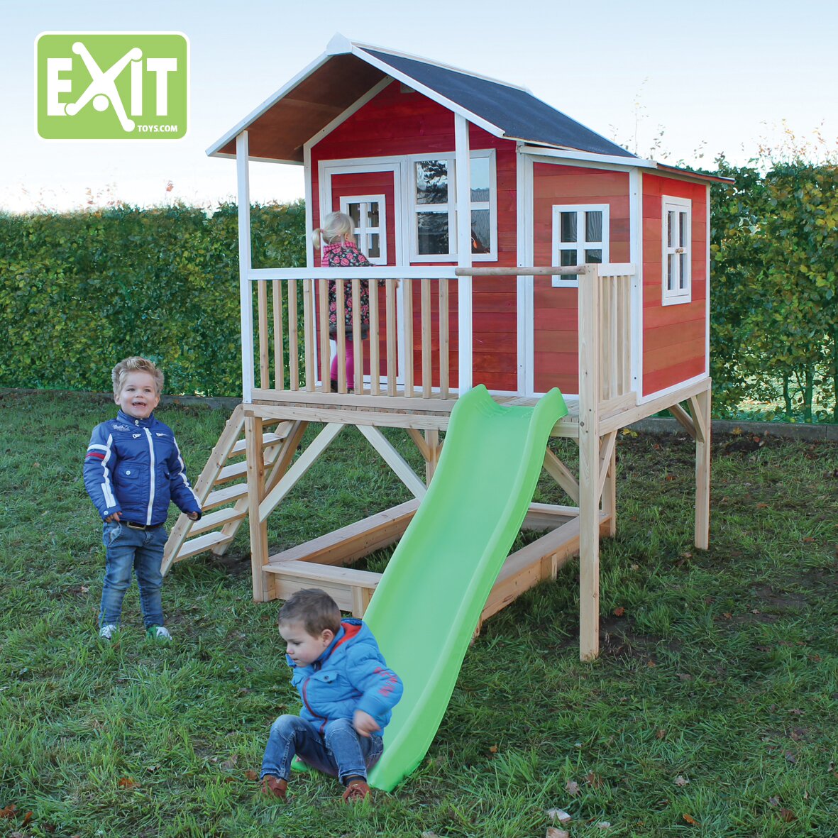 Деревянный игровой дом с горкой EXIT Loft 550 красный Деревянный игровой дом с горкой EXIT Loft 550 красный