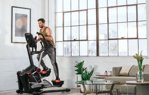 Занятия на латеральном тренажере Bowflex LateralX L5i Занятия на латеральном тренажере Bowflex LateralX L5i