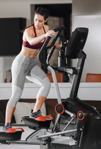 Занятия на латеральном тренажере Bowflex LateralX L5i Занятия на латеральном тренажере Bowflex LateralX L5i