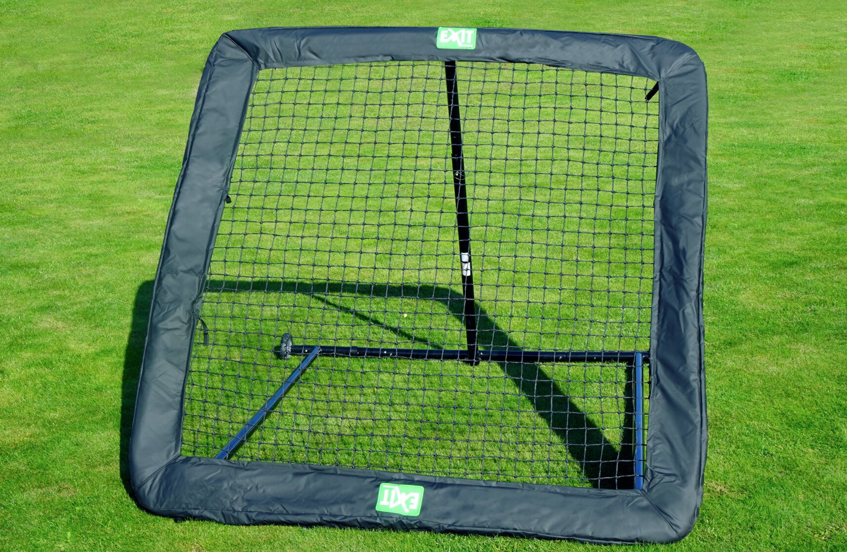 Футбольный тренажер 164 х 164 см EXIT Rebounder XL Футбольный тренажер 164 х 164 см EXIT Rebounder XL
