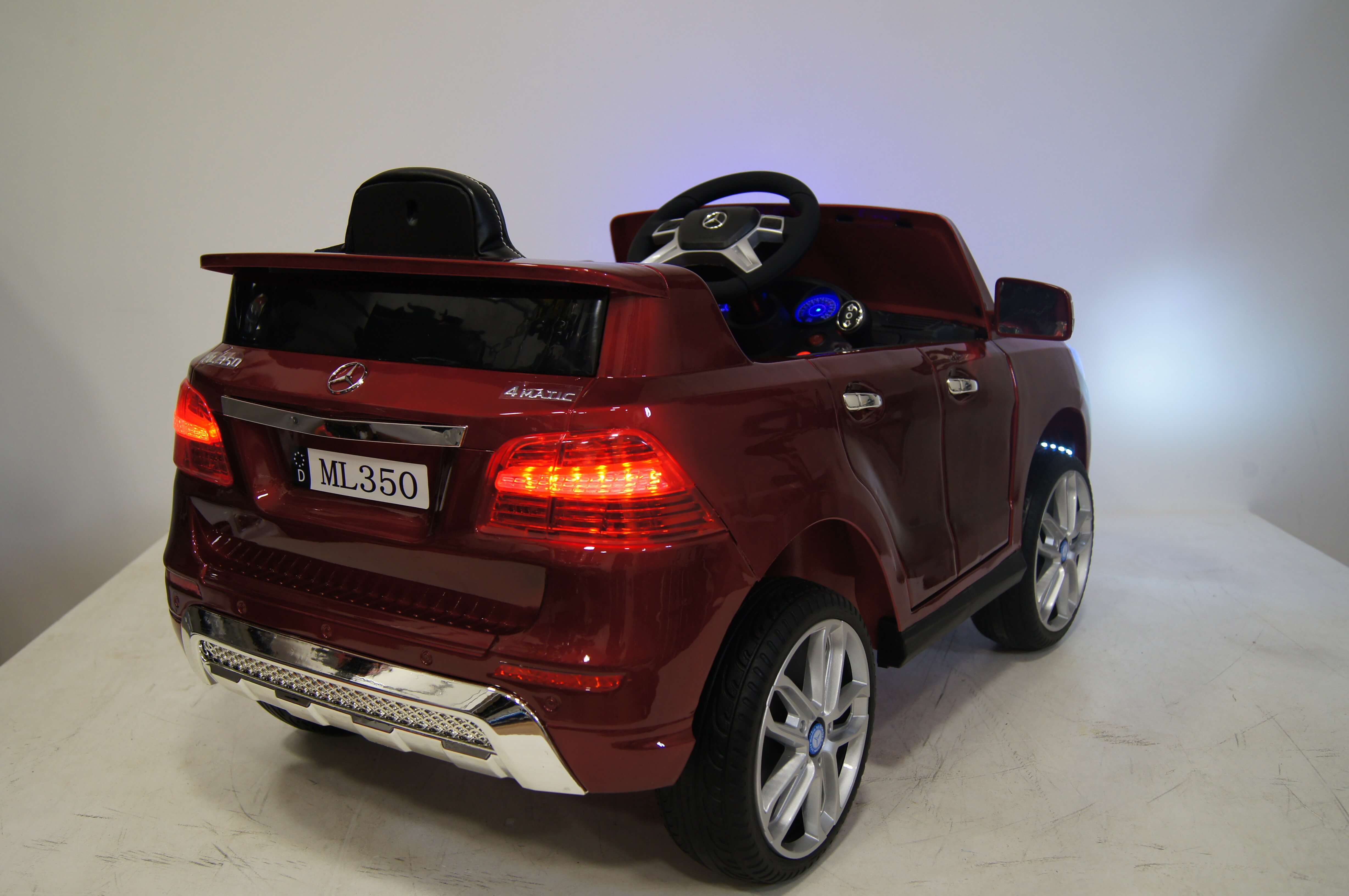 ������������� ������� RiverToys Mersedes Benz ML350 ������ (��������) �������� ������