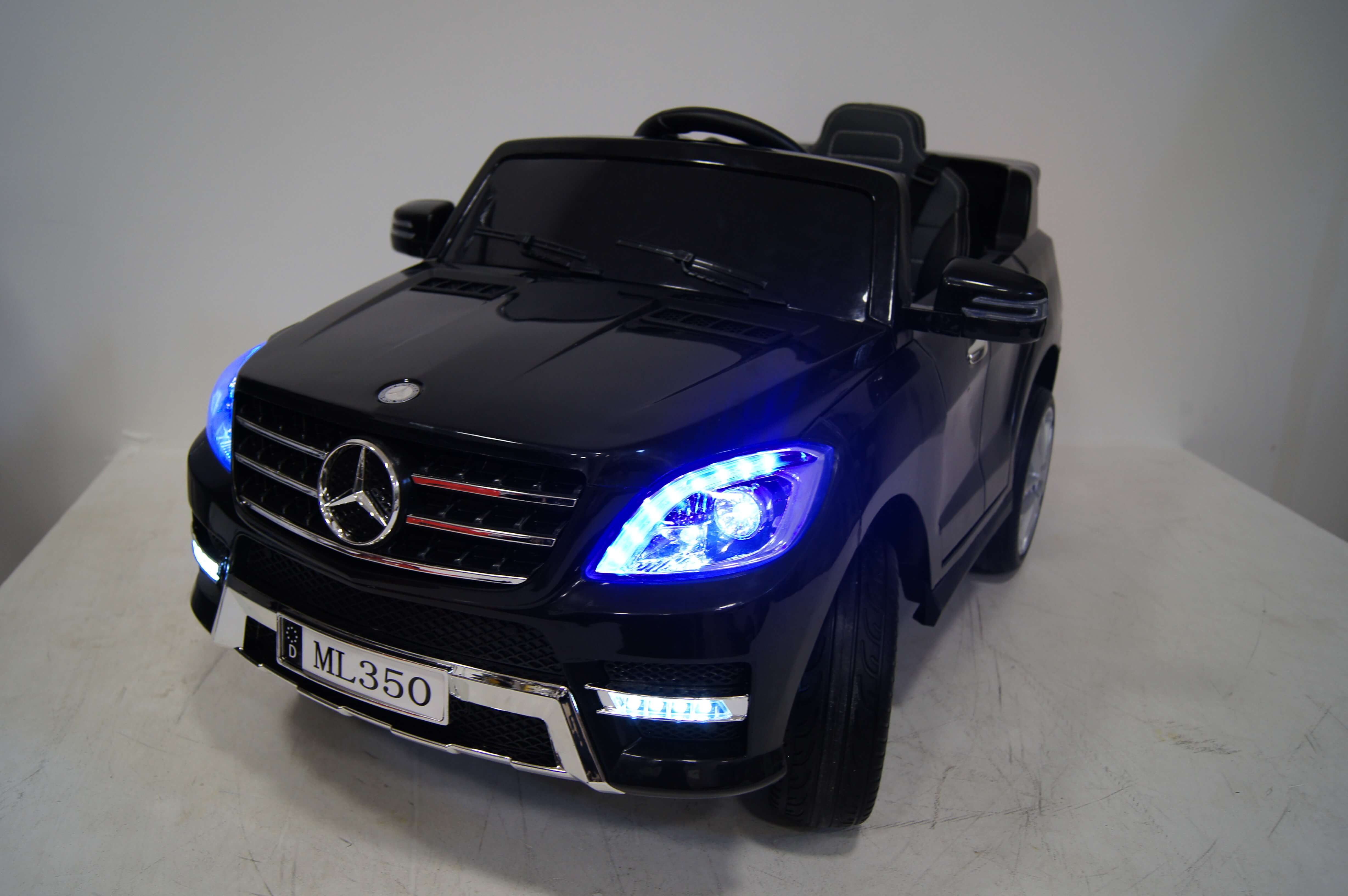 ������������� ������� RiverToys Mersedes Benz ML350 ������ (��������) ������ ������