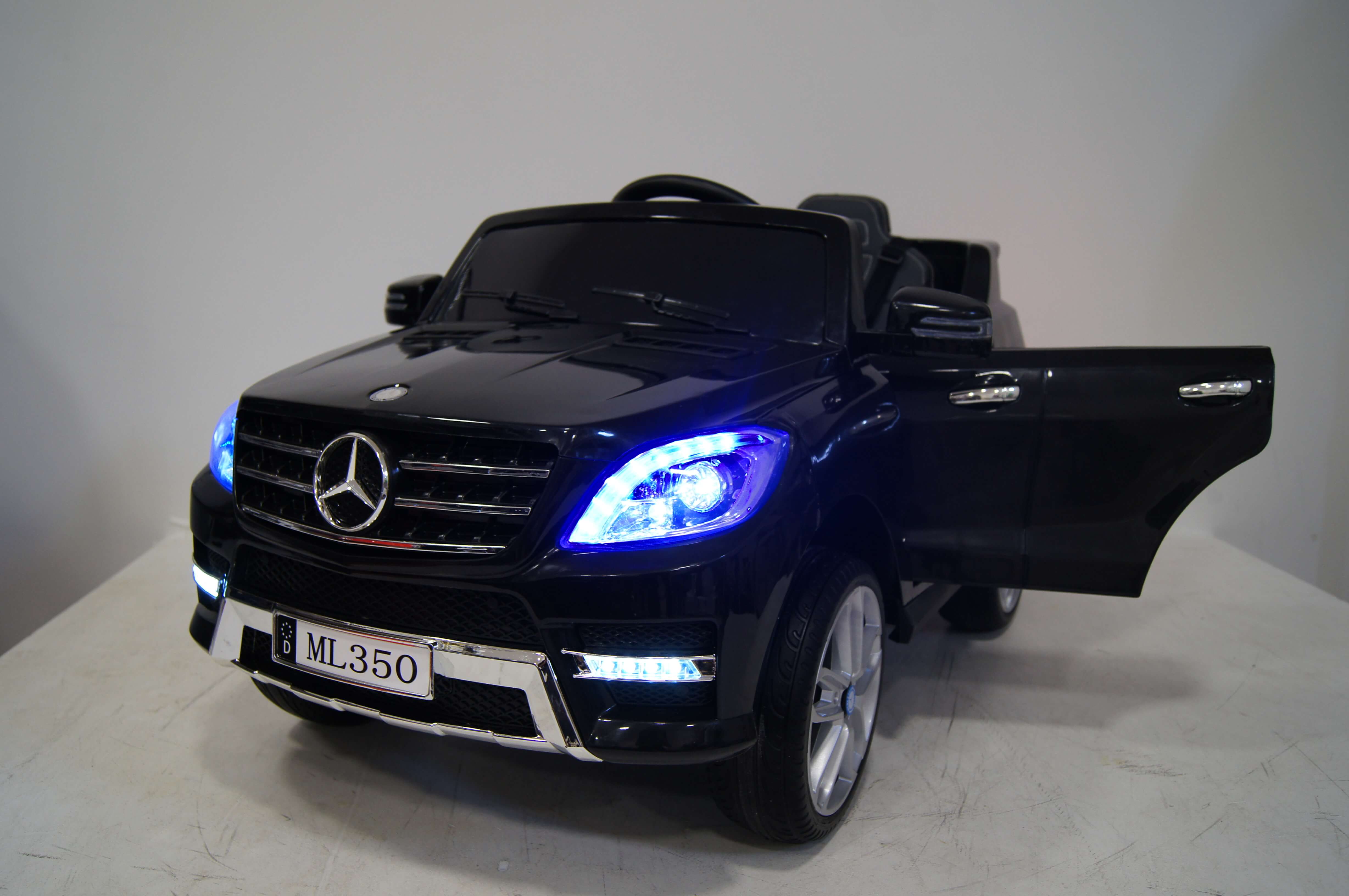 ������������� ������� RiverToys Mersedes Benz ML350 ������ (��������) ������ ������