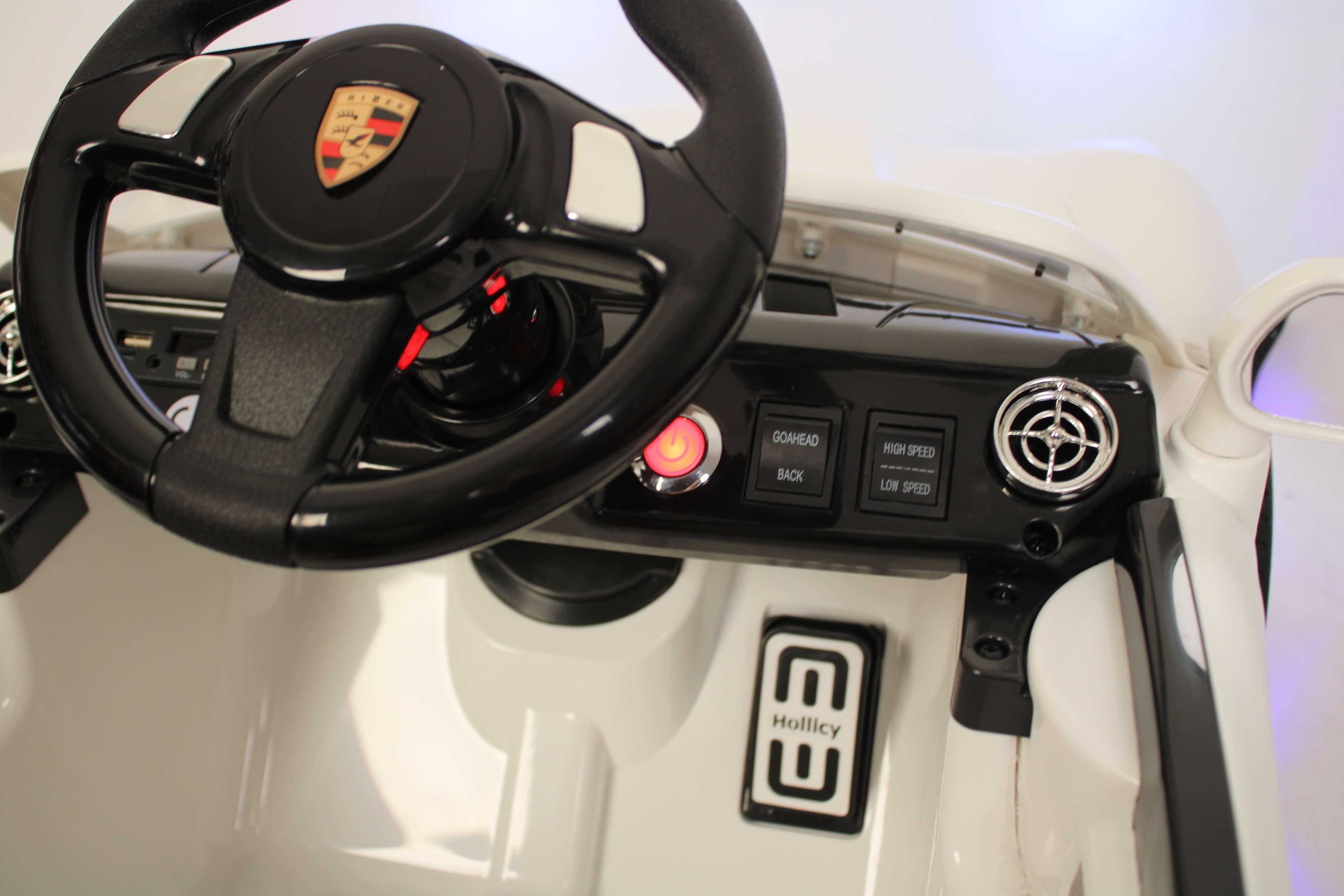���� �������� ������������� RiverToys Porsche Panamera A444AA VIP ������ �����