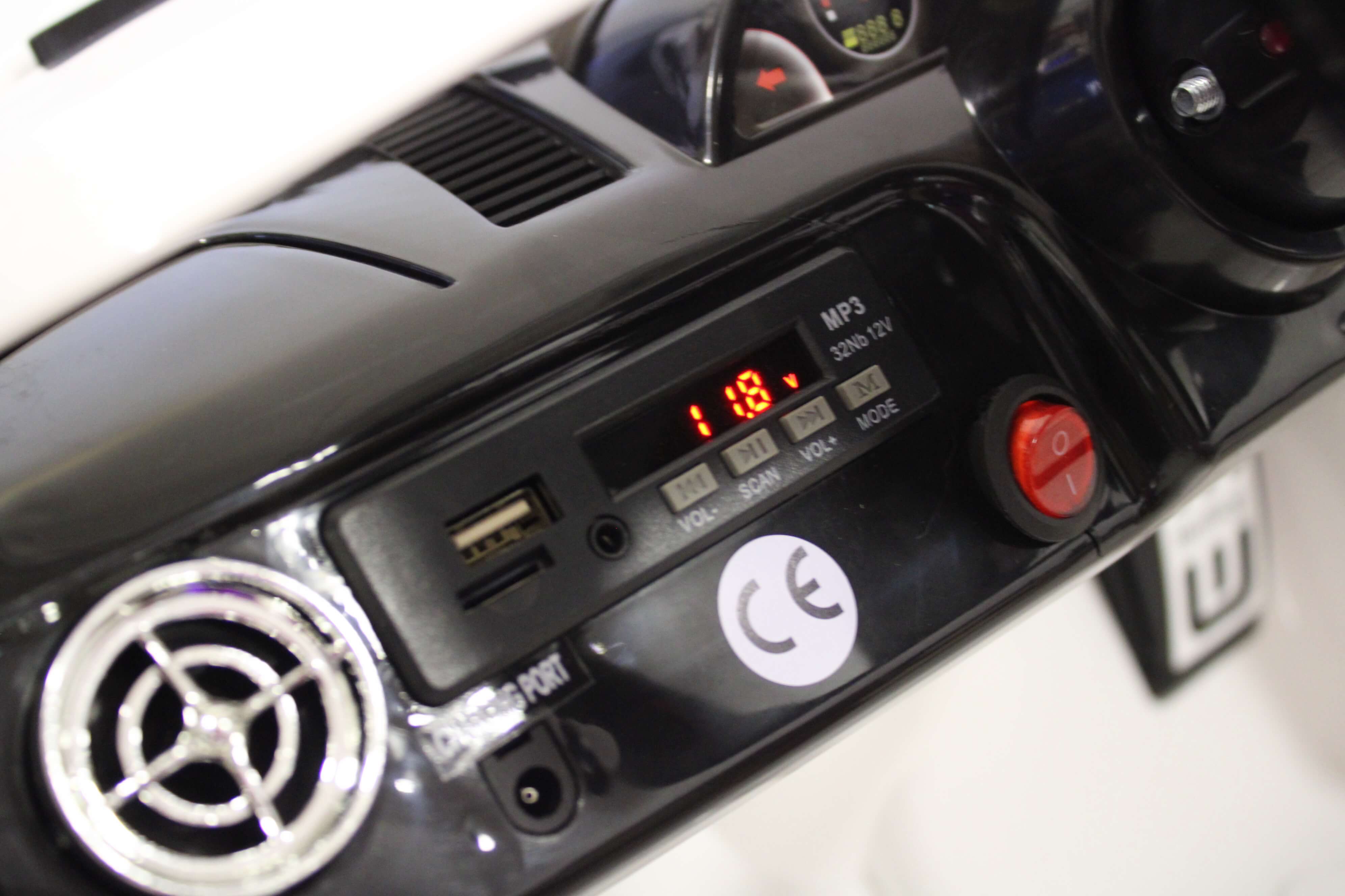 ������ �������� ������������� RiverToys Porsche Panamera A444AA VIP ������ �����