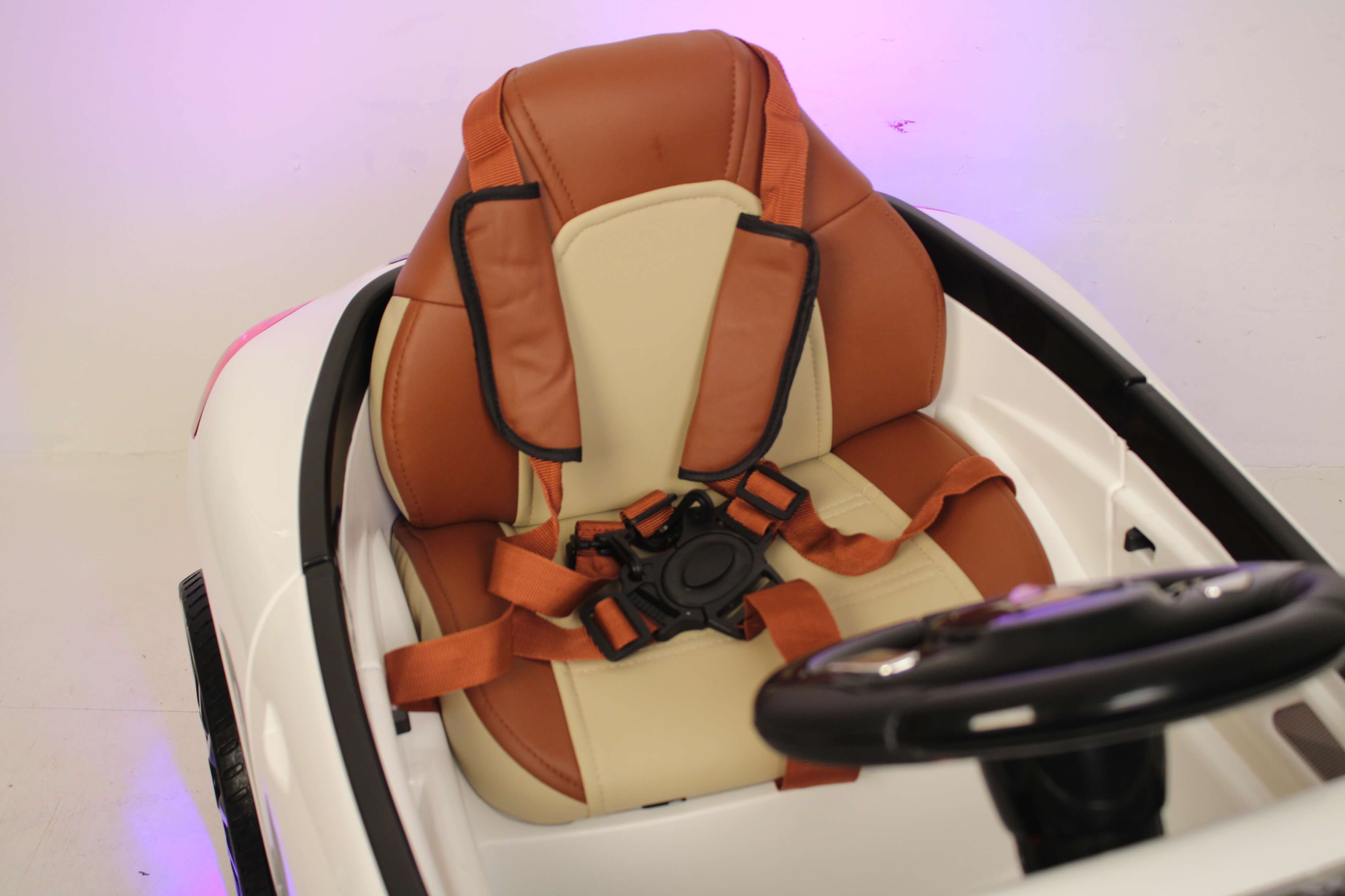 ������ �������� ������������� RiverToys Porsche Panamera A444AA VIP ������ �����