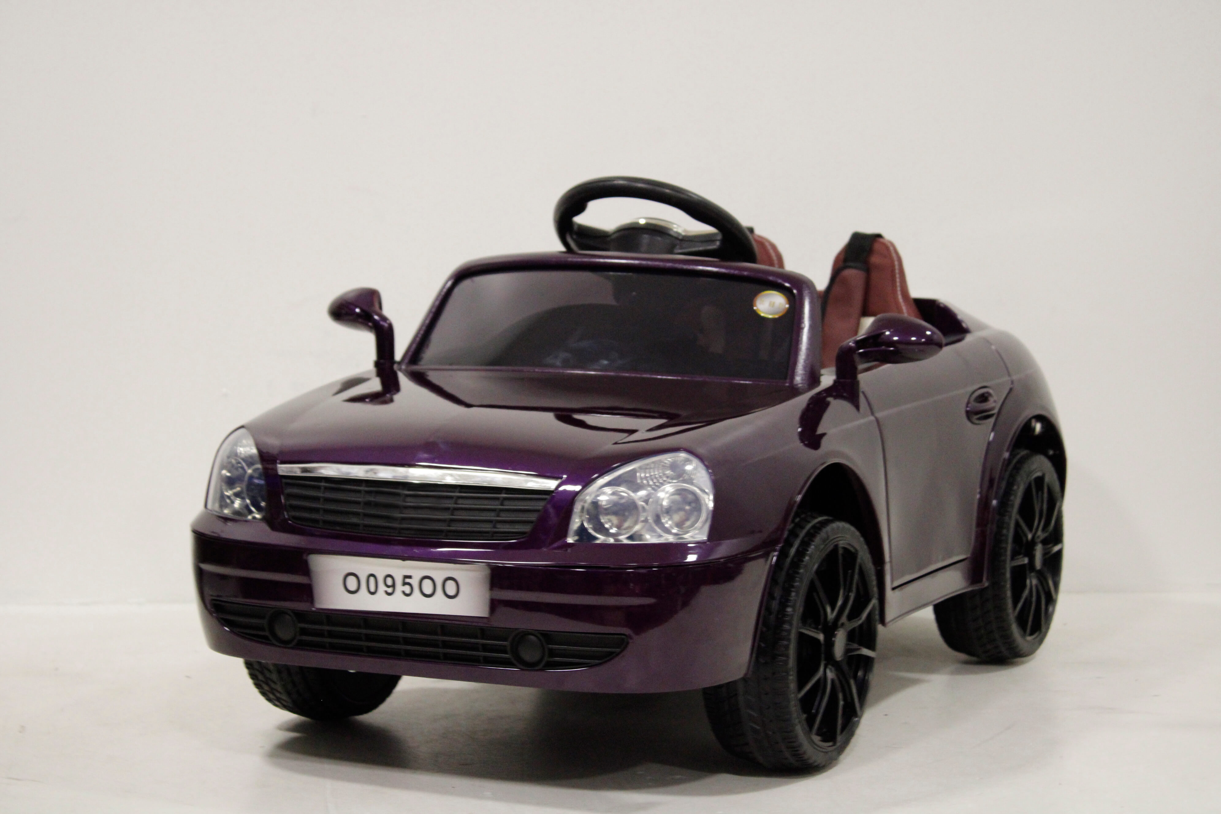 Электромобиль детский Rivertoys Lada O095OO цвет баклажан Электромобиль детский Rivertoys Lada O095OO цвет баклажан