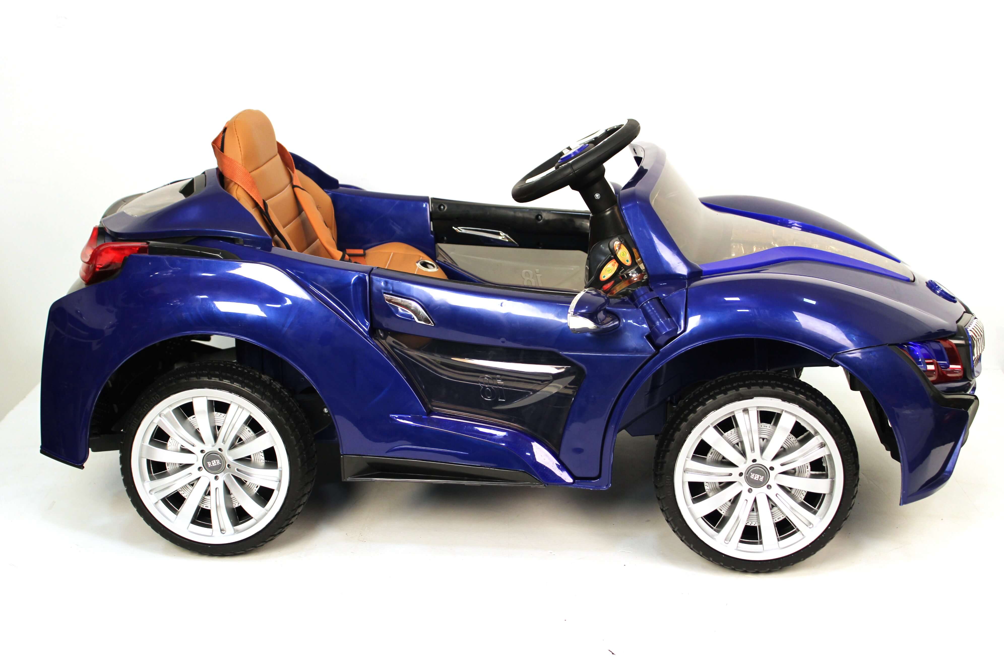 Электромобиль детский RiverToys BMW I8 E008KX синего цвета Электромобиль детский RiverToys BMW I8 E008KX синего цвета