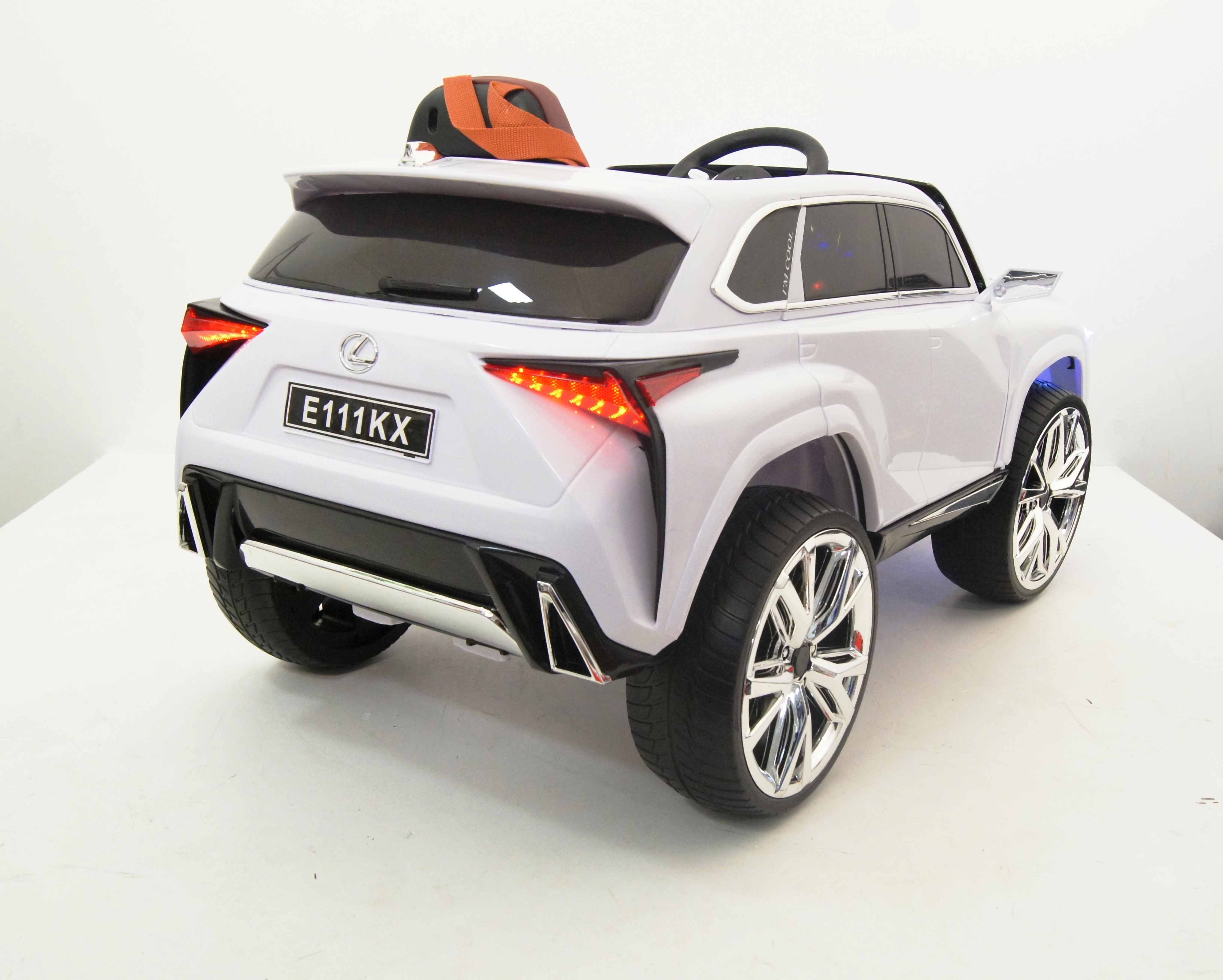 Электромобиль детский RiverToys Lexus E111KX белого цвета Электромобиль детский RiverToys Lexus E111KX белого цвета
