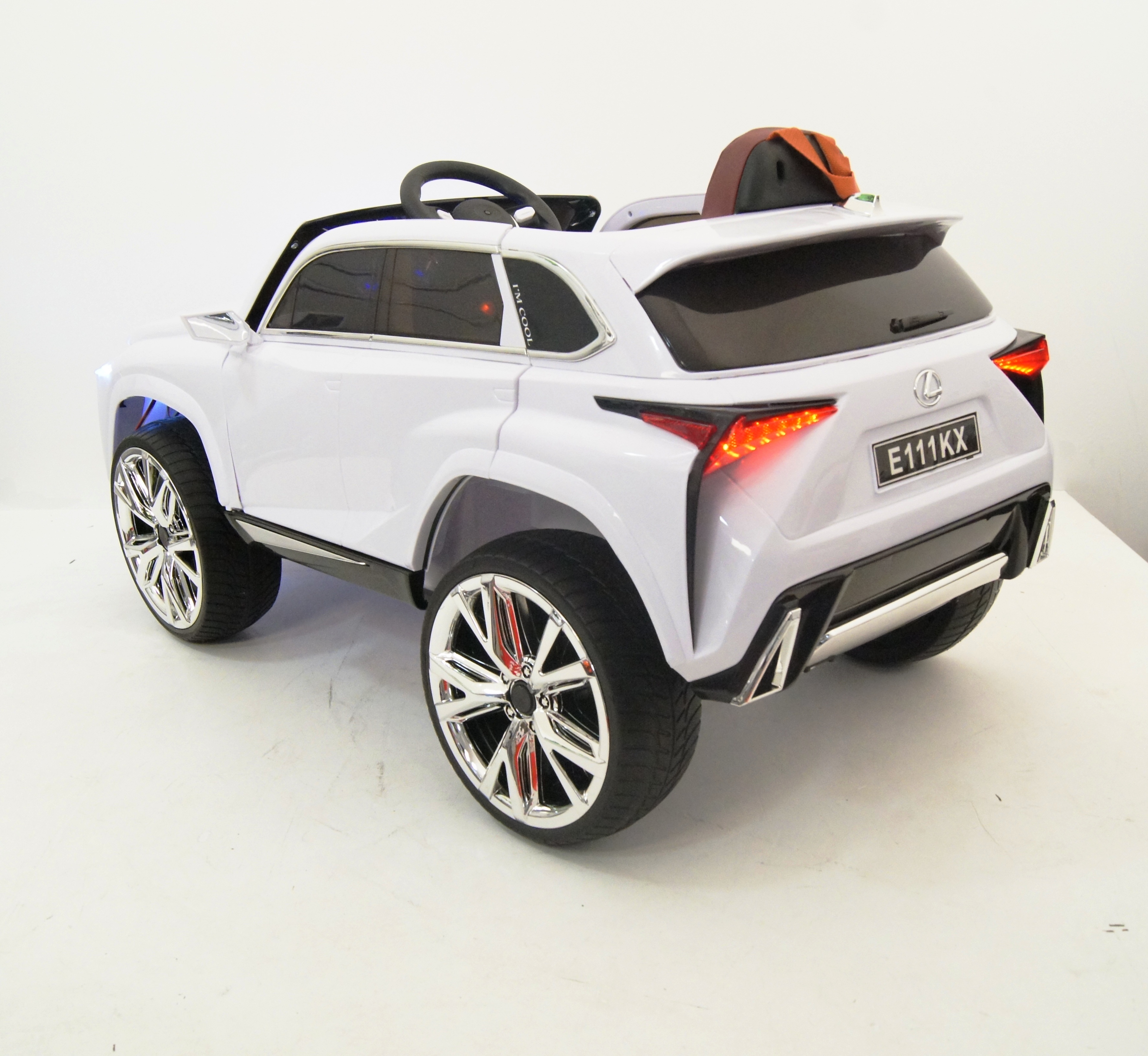 Электромобиль детский RiverToys Lexus E111KX белого цвета Электромобиль детский RiverToys Lexus E111KX белого цвета