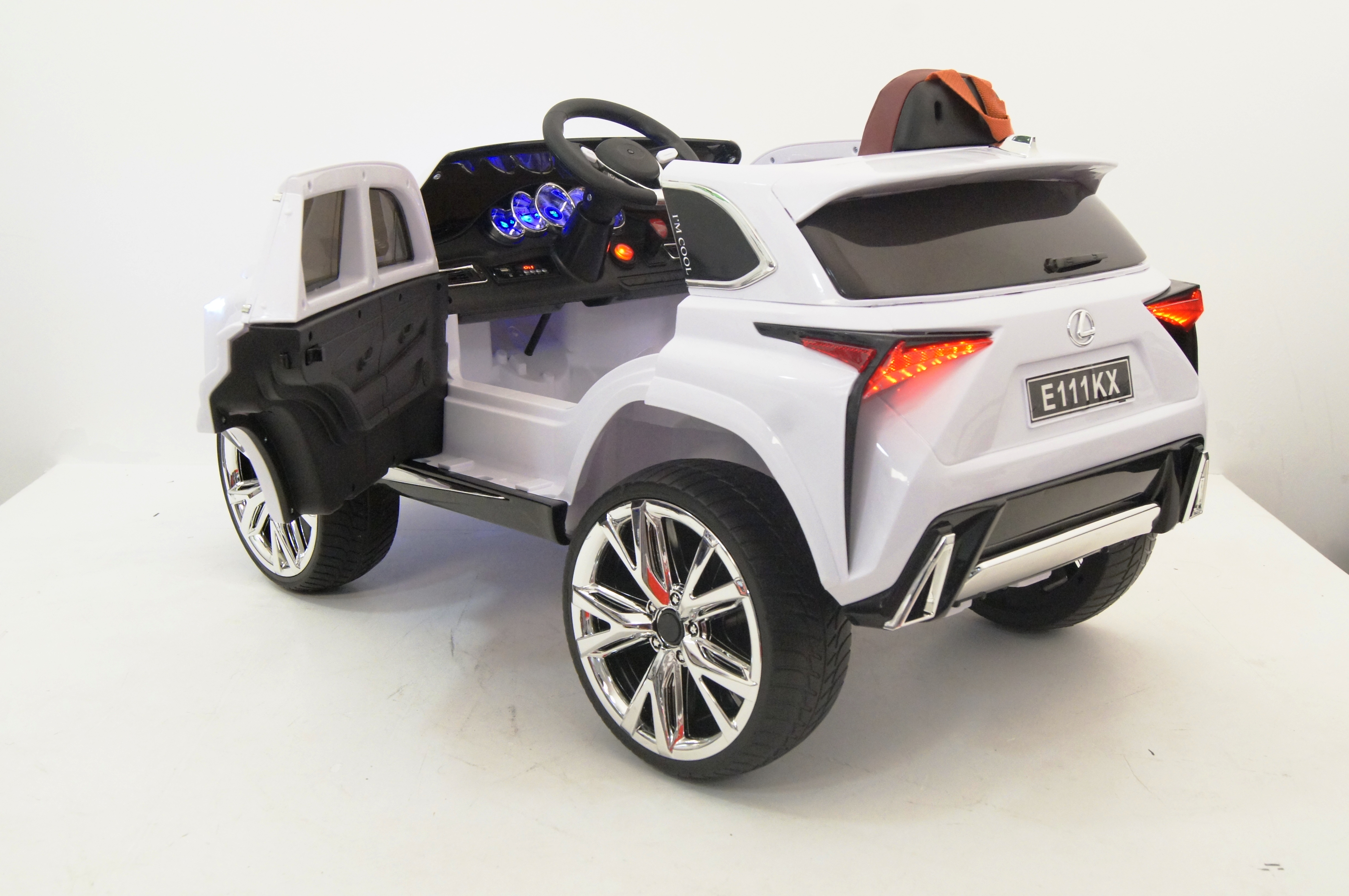 Электромобиль детский RiverToys Lexus E111KX белого цвета Электромобиль детский RiverToys Lexus E111KX белого цвета