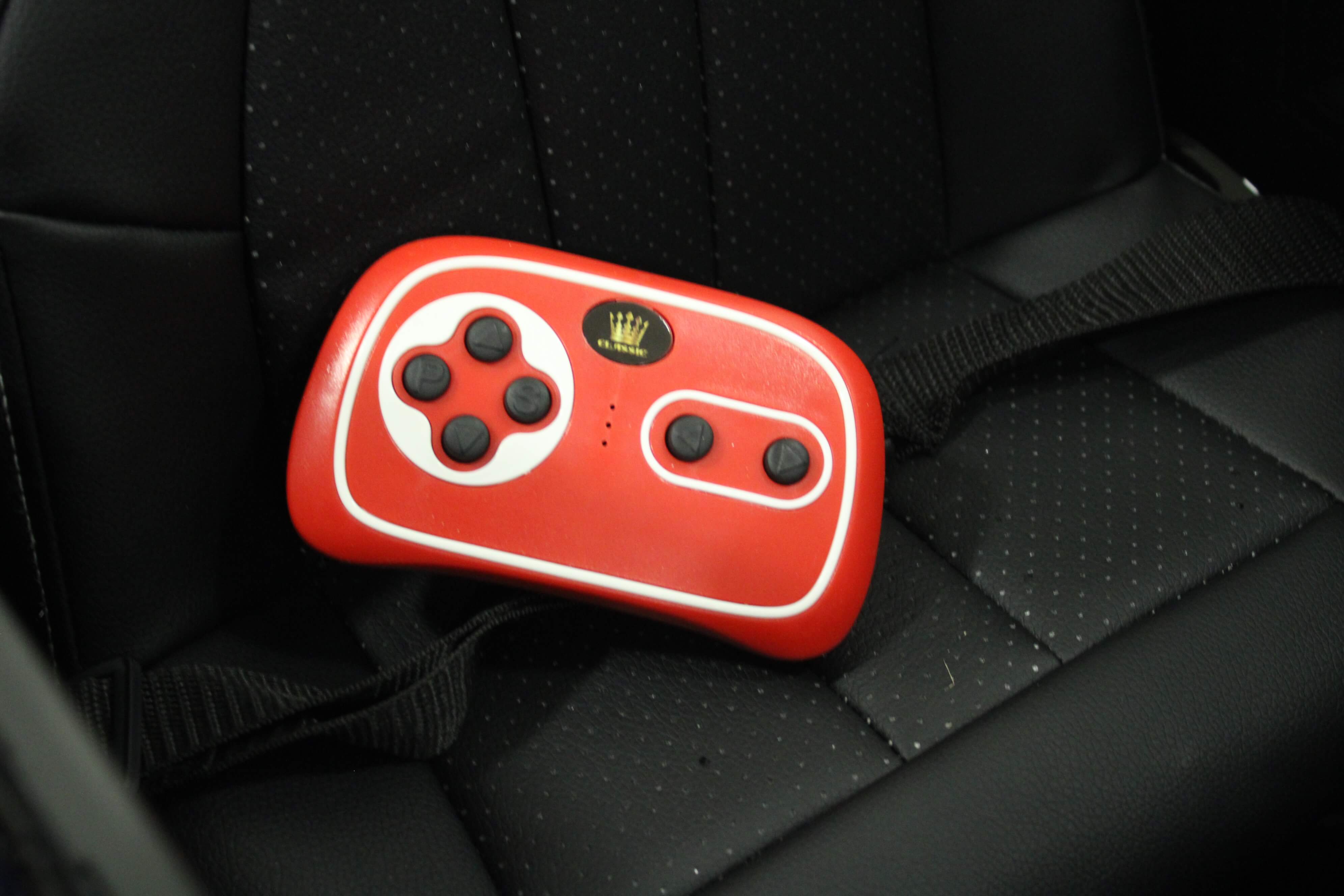 ����� �� �������� ������������� RiverToys BMW 6 GT JJ2164 (��������) ������ �����