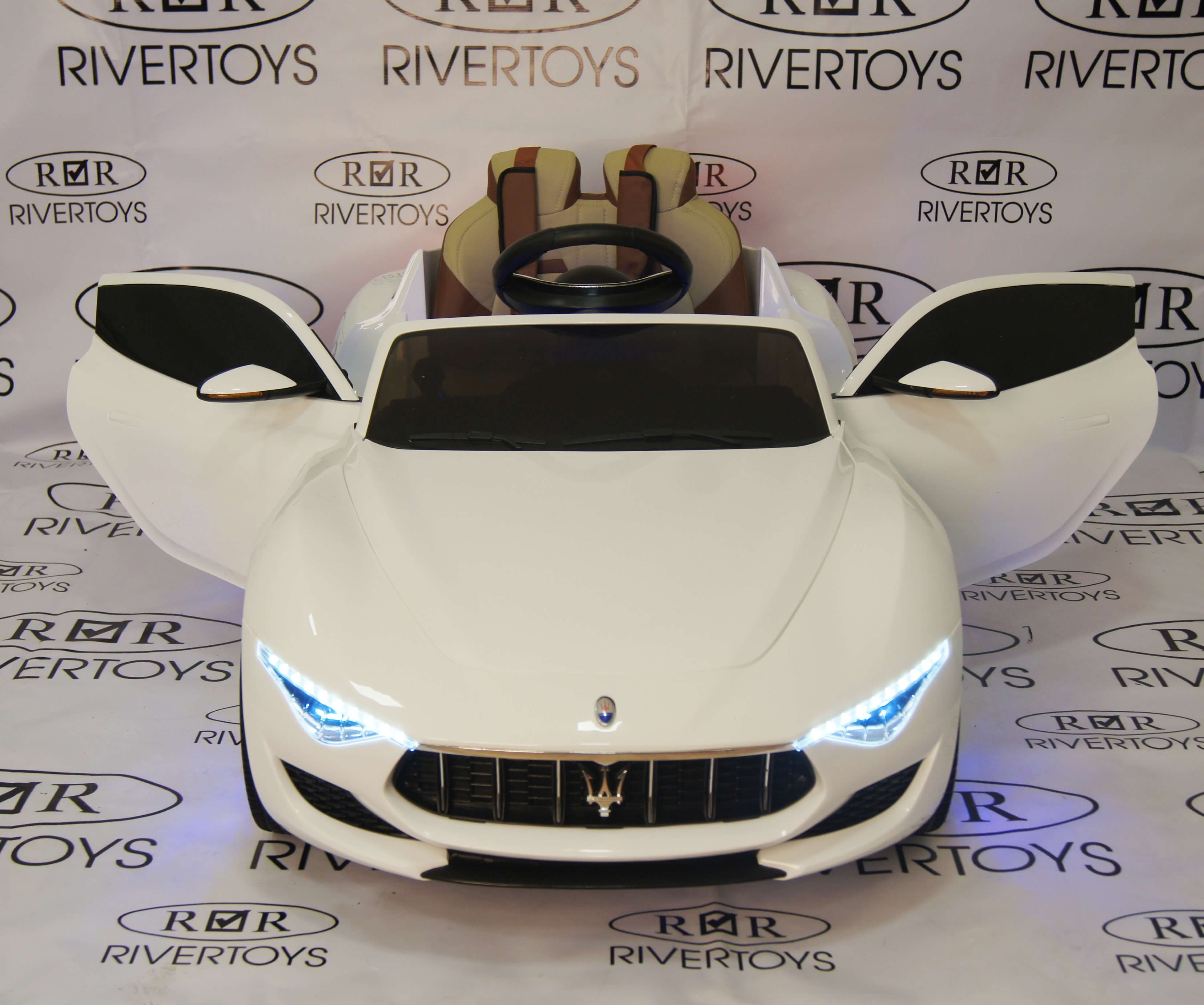 ������������� ������� RiverToys Maserati A005AA (��������) ������ �����