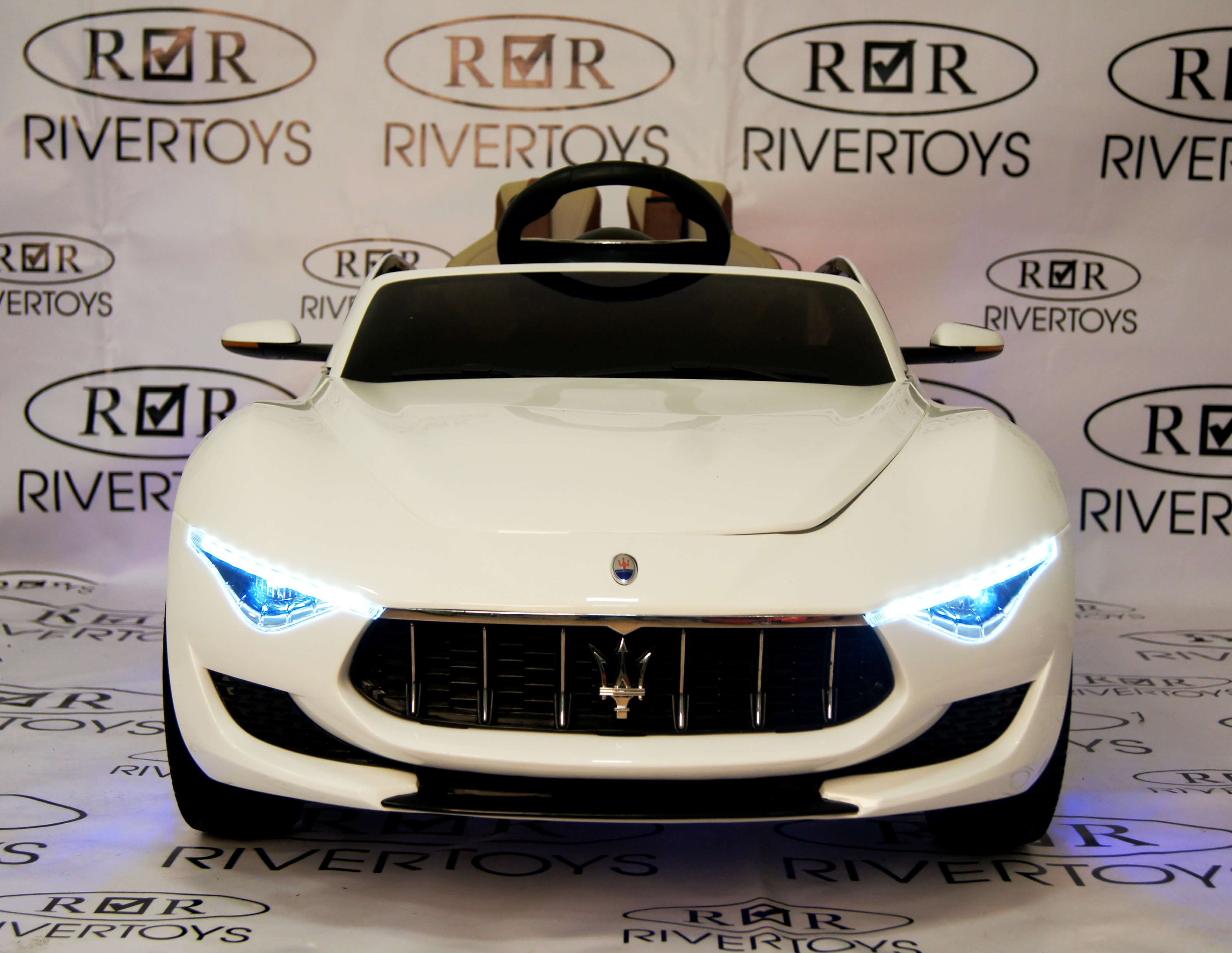 ������������� ������� RiverToys Maserati A005AA (��������) ������ �����