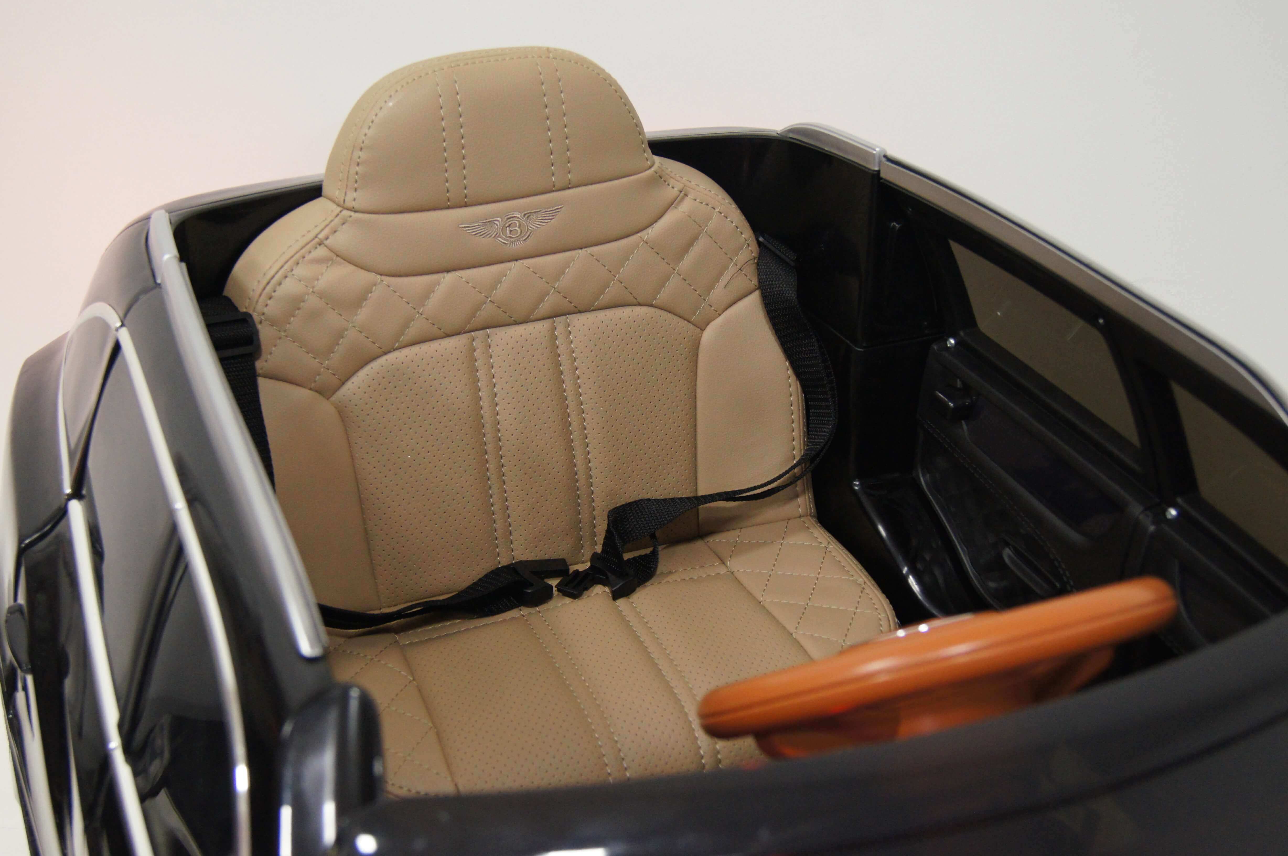 Сиденье детского элеткромобиля RiverToys Bentley Bentayga JJ2158 (лицензия) черного цвета Сиденье детского элеткромобиля RiverToys Bentley Bentayga JJ2158 (лицензия) черного цвета