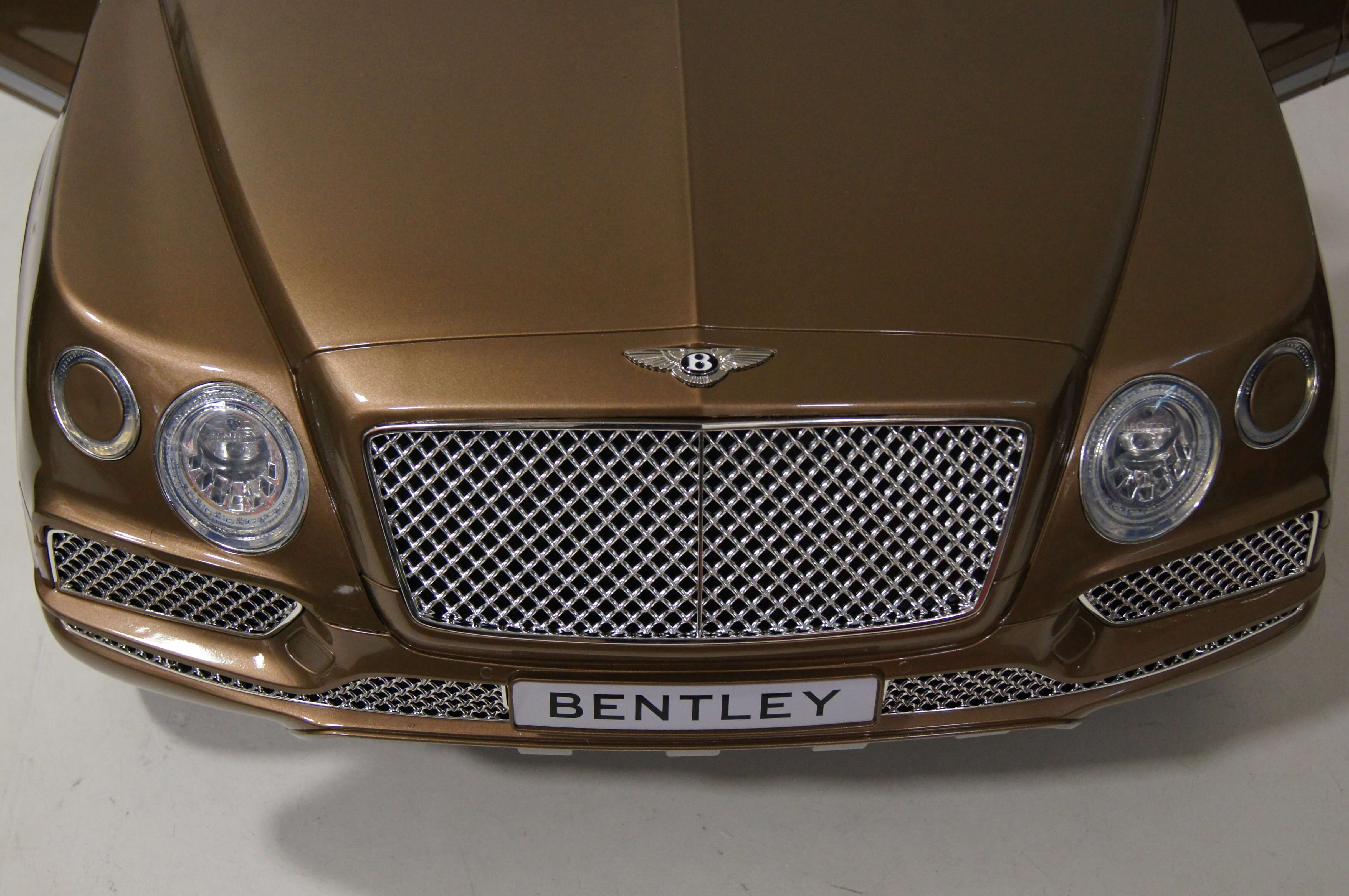������������� ������� RiverToys Bentley Bentayga JJ2158 ������ (��������)
