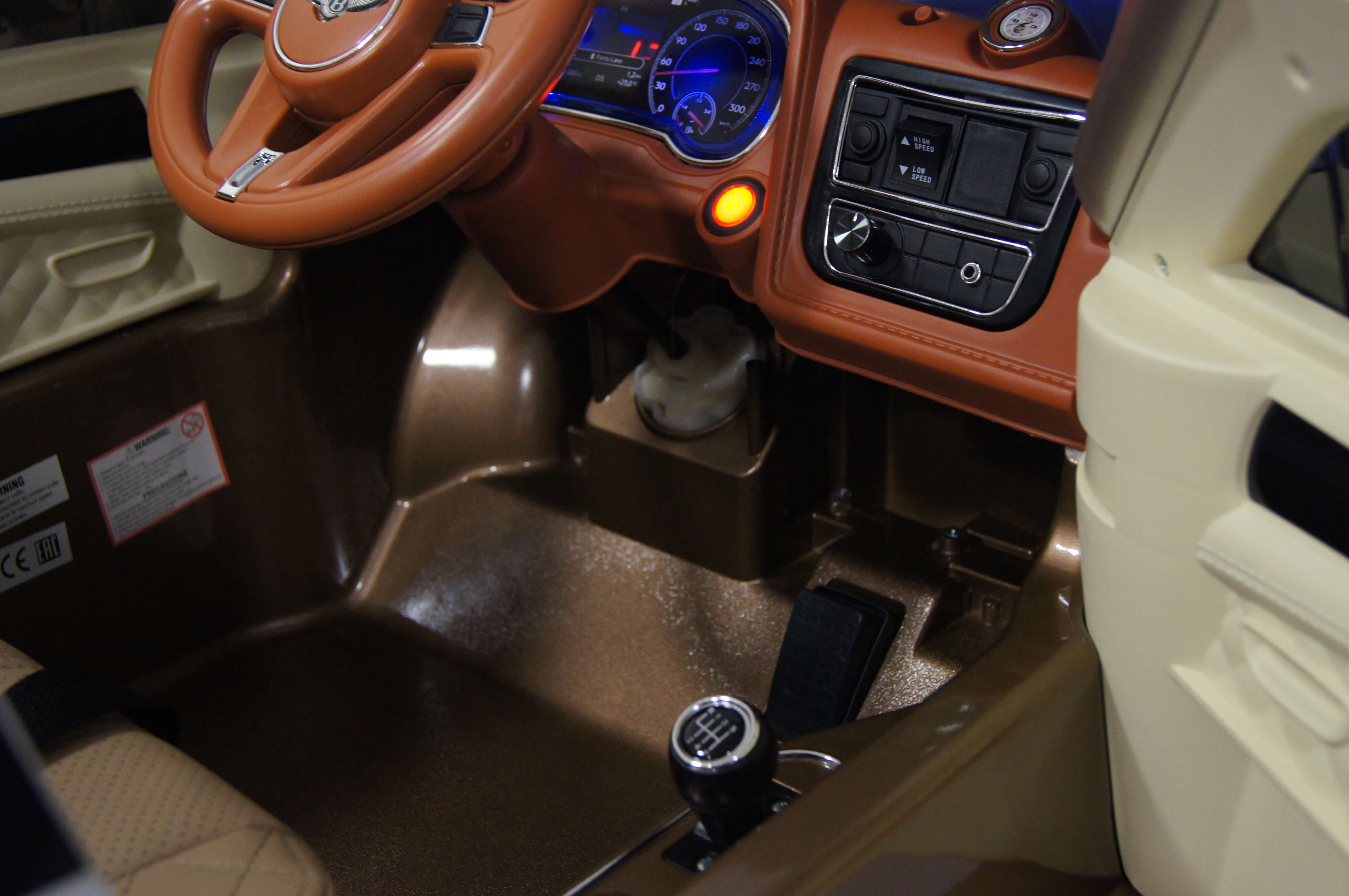 ������ �������� ������������� RiverToys Bentley Bentayga JJ2158 ������ (��������)