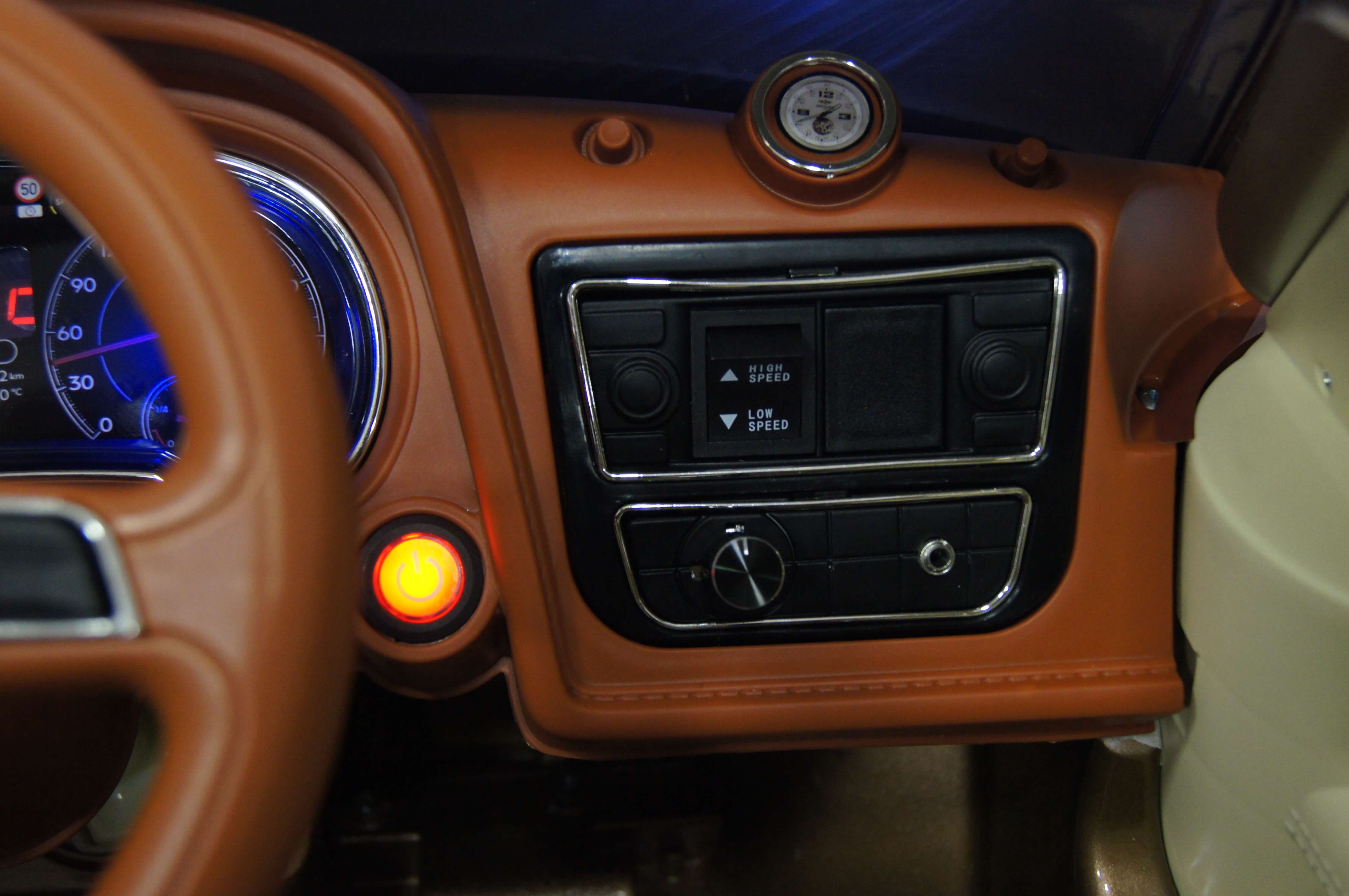 ��������� �������� ������������� RiverToys Bentley Bentayga JJ2158 ������ (��������)