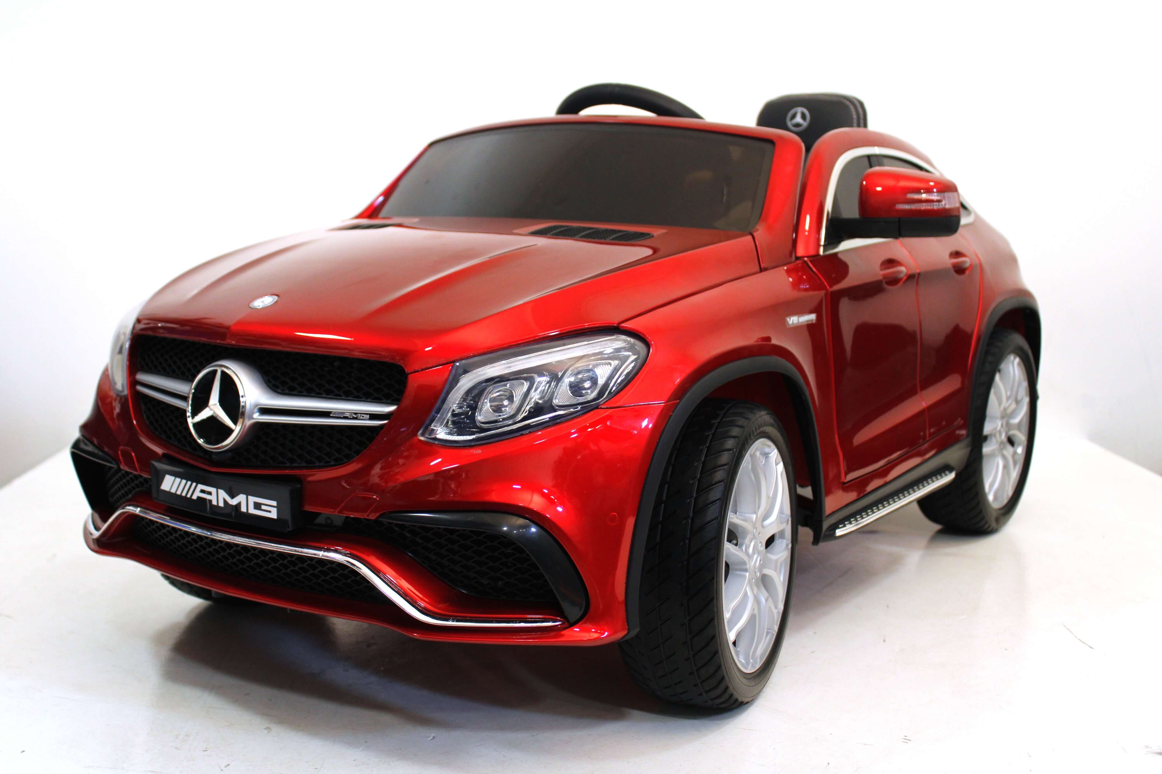 Электромобиль детский RiverToys Mercedes-AMG GLE63 Coupe M555MM (лицензия) красного цвета Электромобиль детский RiverToys Mercedes-AMG GLE63 Coupe M555MM (лицензия) красного цвета