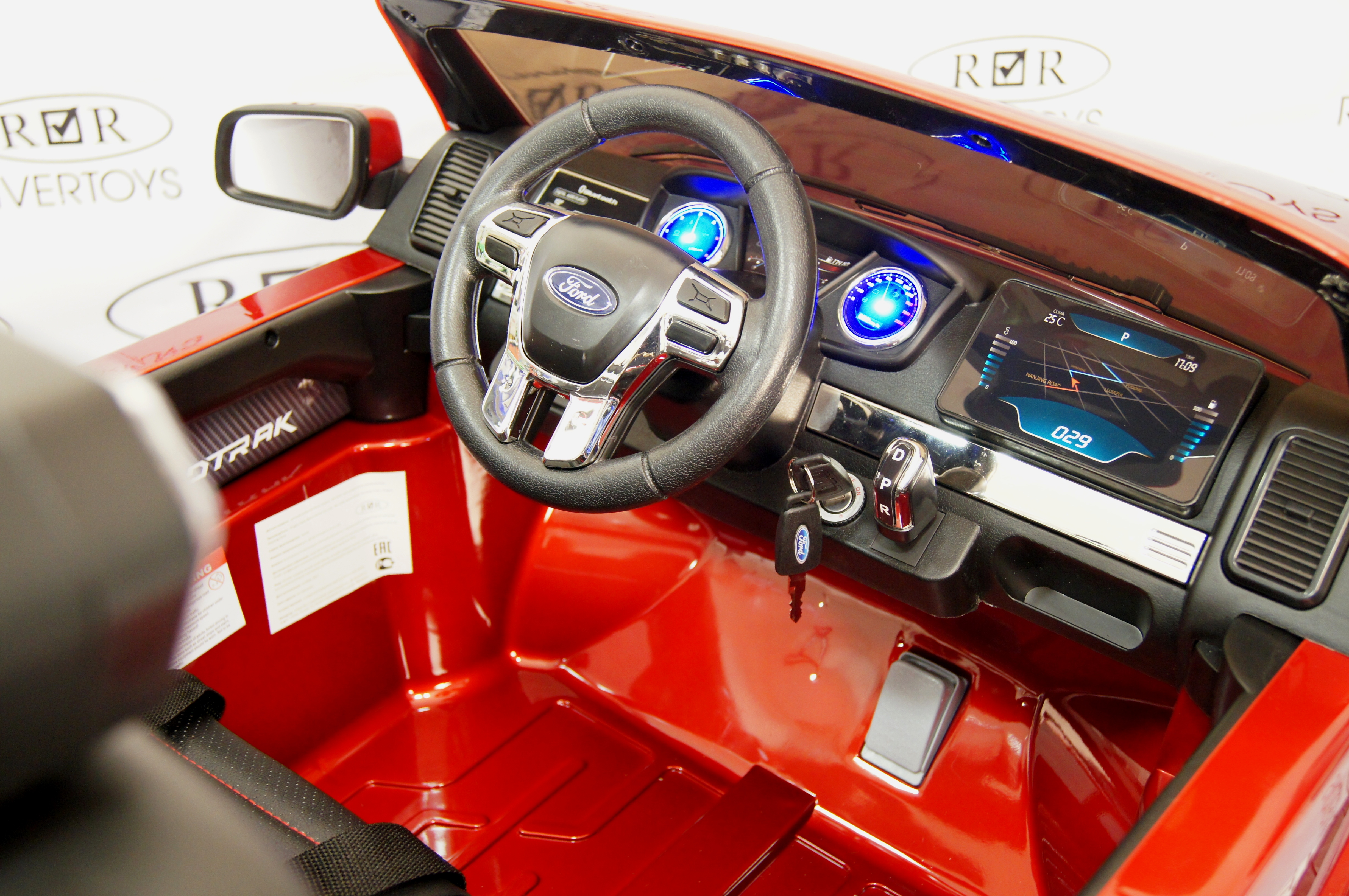 Салон детского электромобиля RiverToys New Ford Ranger 4WD (лицензия) красный глянец Салон детского электромобиля RiverToys New Ford Ranger 4WD (лицензия) красный глянец