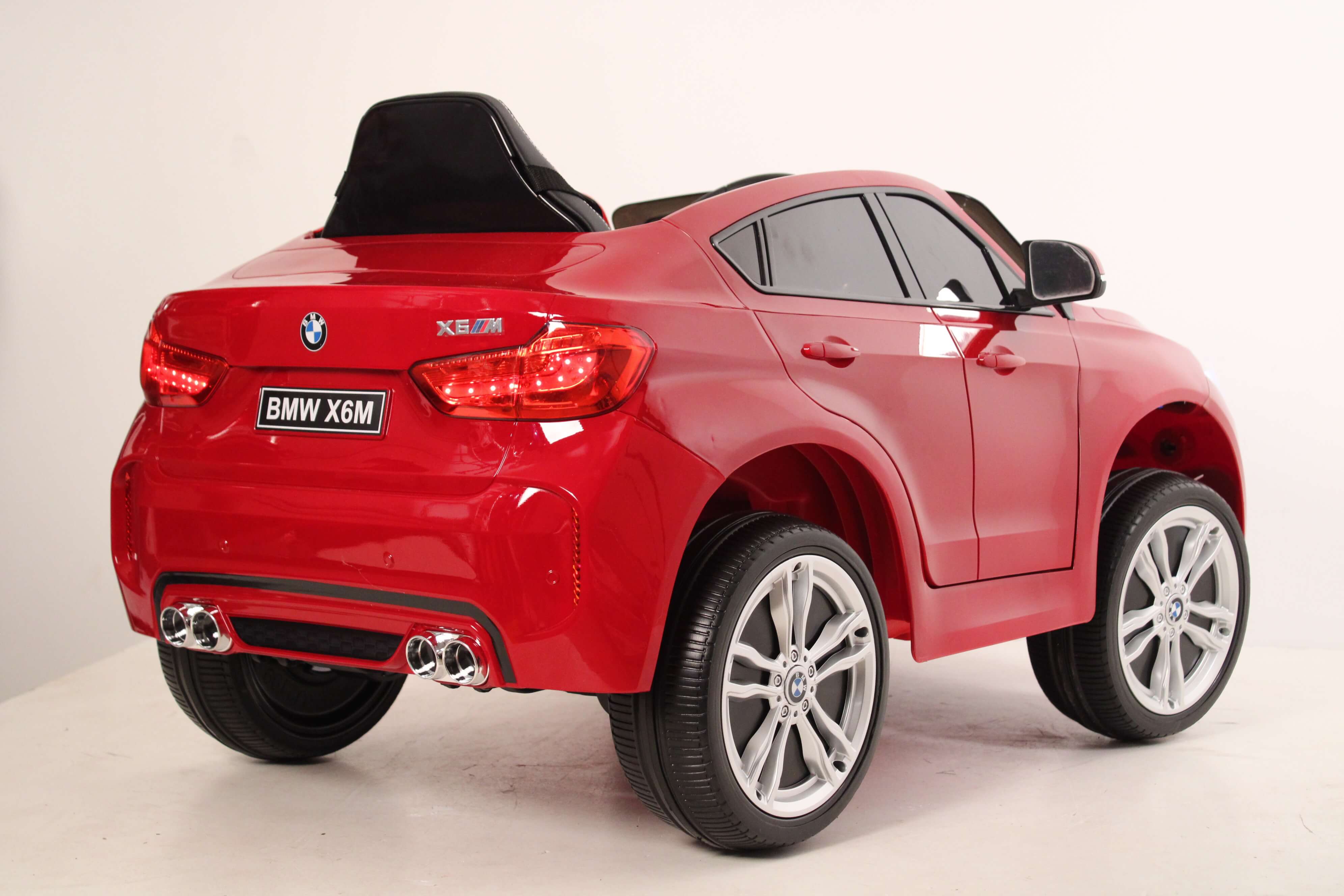 Электромобиль детский RiverToys BMW X6M JJ2199 глянец (лицензия) вишневый глянец Электромобиль детский RiverToys BMW X6M JJ2199 глянец (лицензия) вишневый глянец