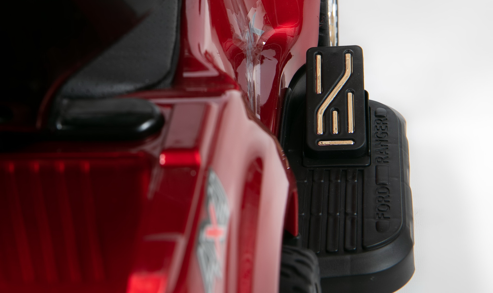 Педаль детской каталки BARTY Ford Ranger DK-P01P (лицензия, глянец) красный глянец Педаль детской каталки BARTY Ford Ranger DK-P01P (лицензия, глянец) красный глянец