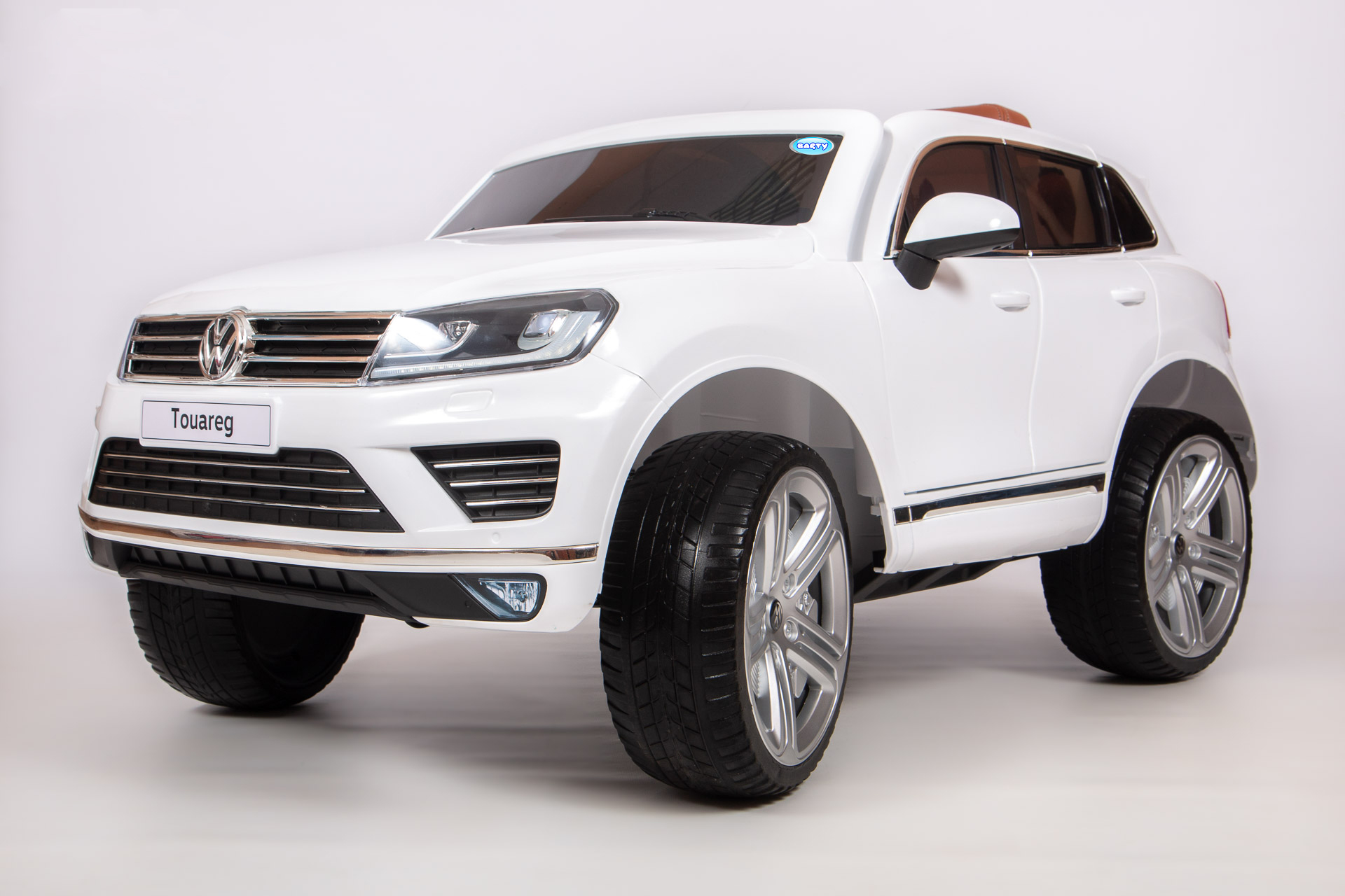 Электромобиль BARTY Volkswagen Touareg (лицензия) белый Электромобиль BARTY Volkswagen Touareg (лицензия) белый