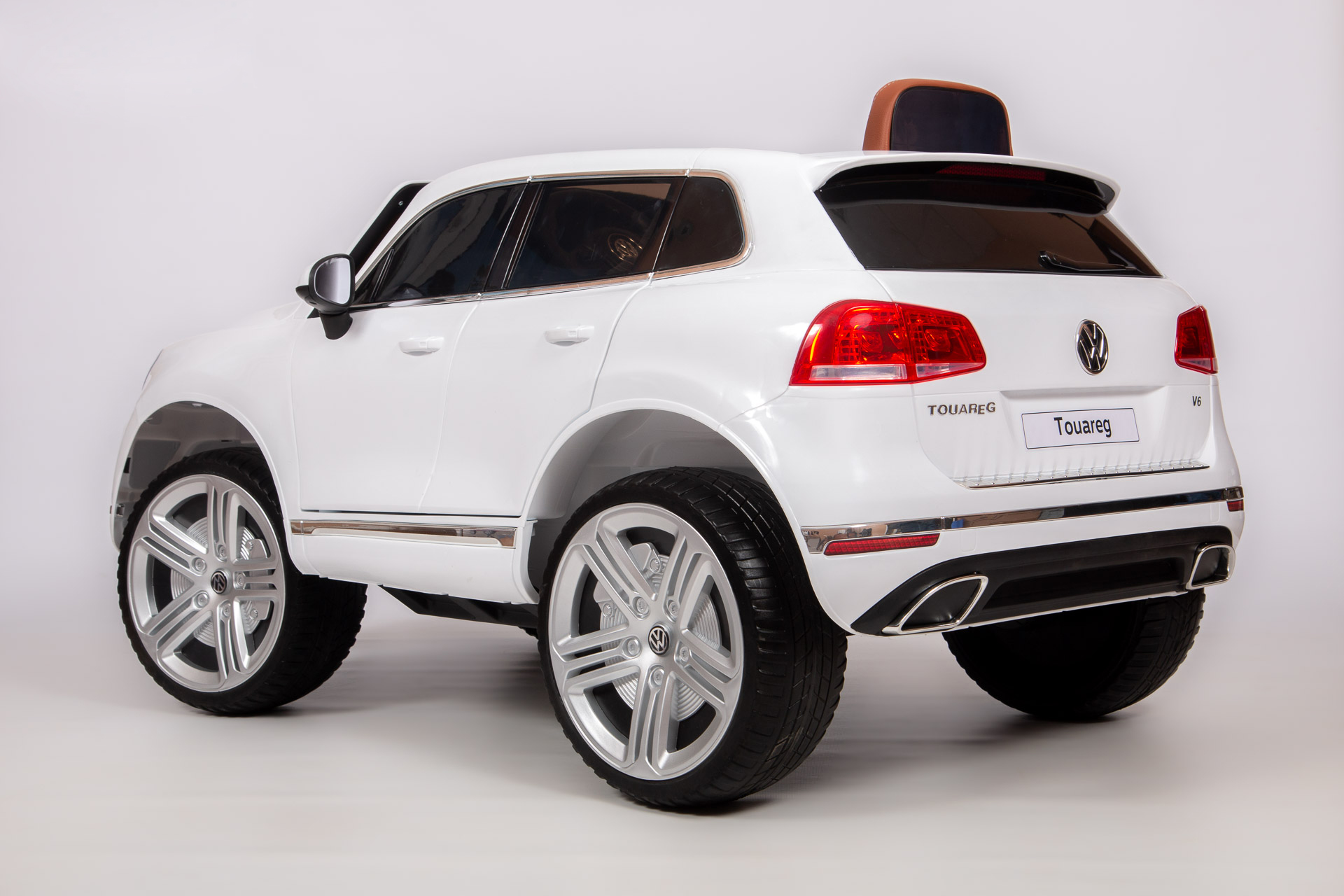 Электромобиль BARTY Volkswagen Touareg (лицензия) белый Электромобиль BARTY Volkswagen Touareg (лицензия) белый