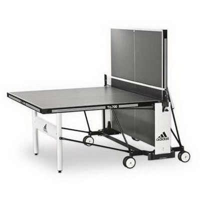 Теннисный стол Adidas Ti 400 EFS сложен для одиночной игры