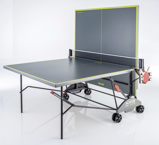 Теннисный стол Kettler Axos Indoor 3 со сложенной одной стороной