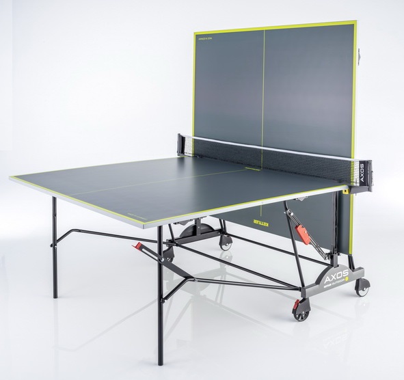 Всепогодный теннисный стол Kettler Axos Outdoor 2 со сложенной одной стороной