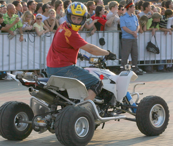 Экстремальная видеокамера GoPro HD Motorsports HERO Wide